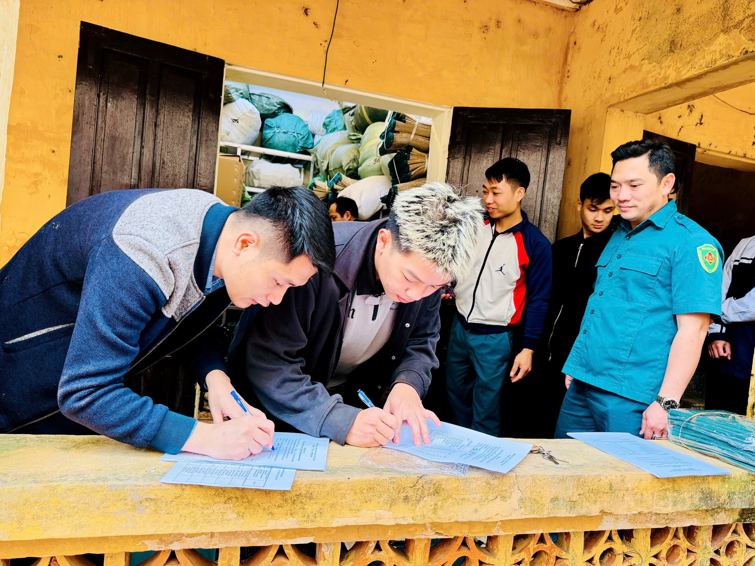 thanh-nien-1.jpg