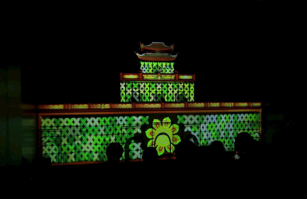 Chương trình biểu diễn 3D mapping lấy cảm hứng từ những dấu ấn tiêu biểu của triều Lý - triều đại khai sáng Kinh đô Thăng Long (Ảnh: H.L)