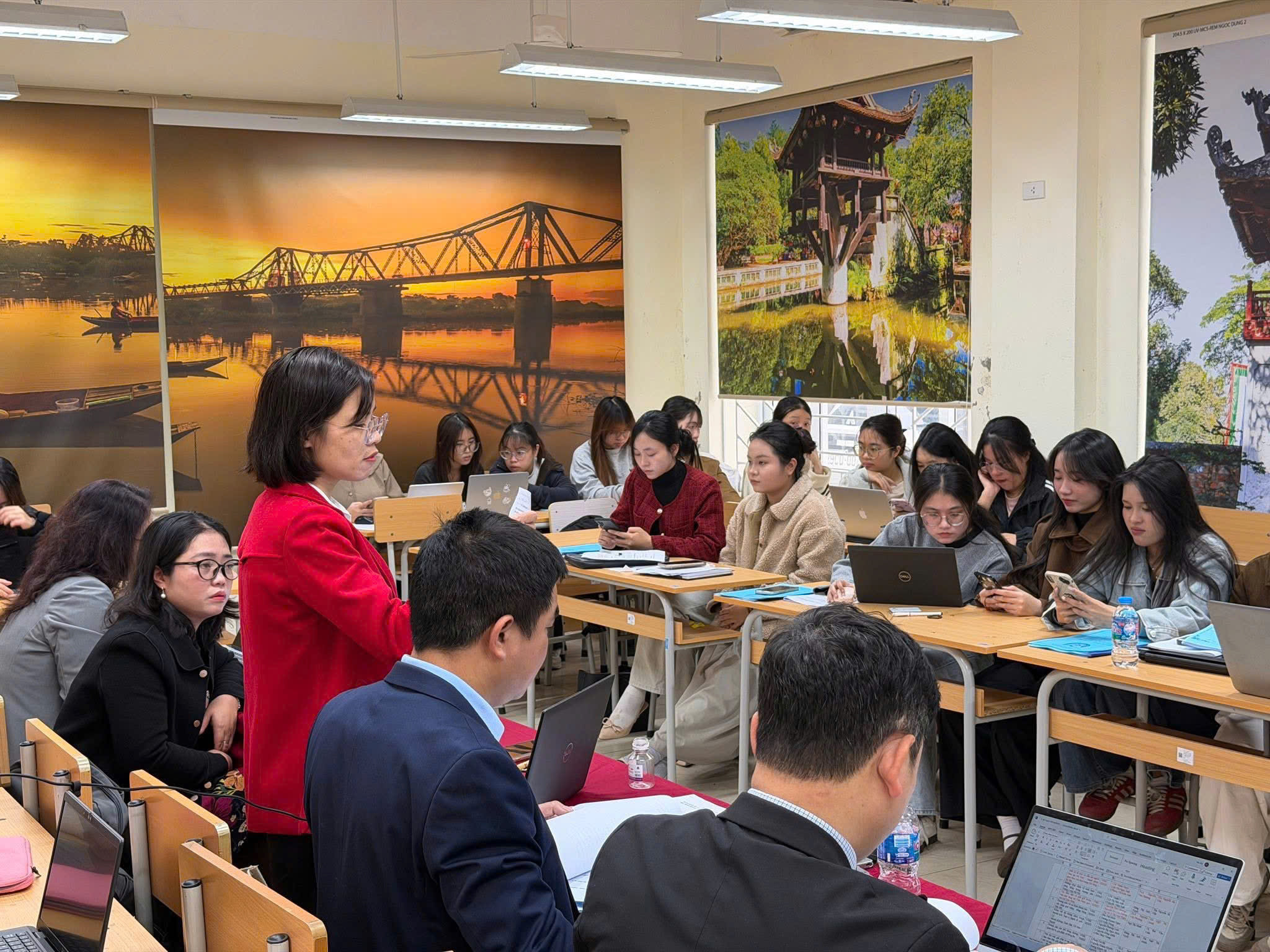 ruong-dai-hoc-thu-do-ha-noi-vien-ha-noi-hoc-va-dtqt-da-to-chuc-hoi-nghi-sinh-vien-nghien-cuu-khoa-hoc-nam-hoc-2025-2026.jpg