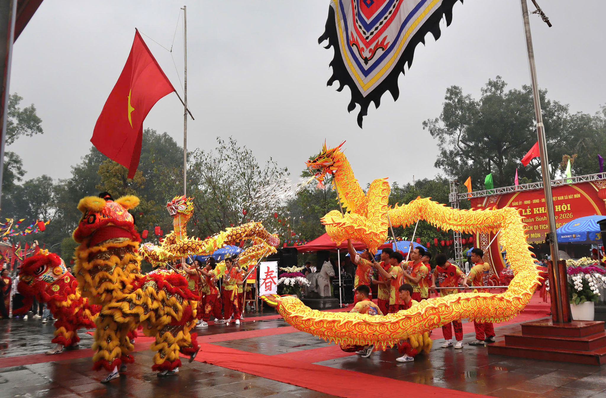 quang-canh-le-khai-hoi-xuan-binh-ngo-2026-tai-di-tich-quoc-gia-dac-biet-den-hat-mon-xa-hat-mon-..jpg