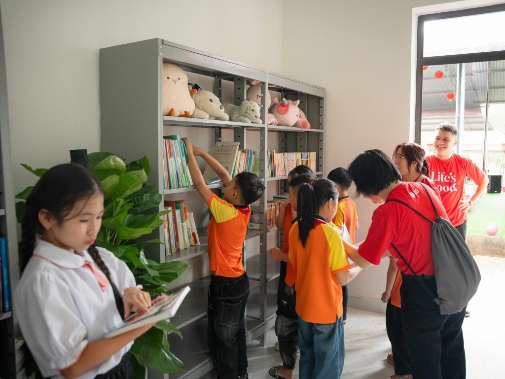 Dự án “Ươm mầm tri thức” tại Trường Tiểu học Lợi Bác nâng cấp thư viện và cải thiện điều kiện học tập cho học sinh vùng cao