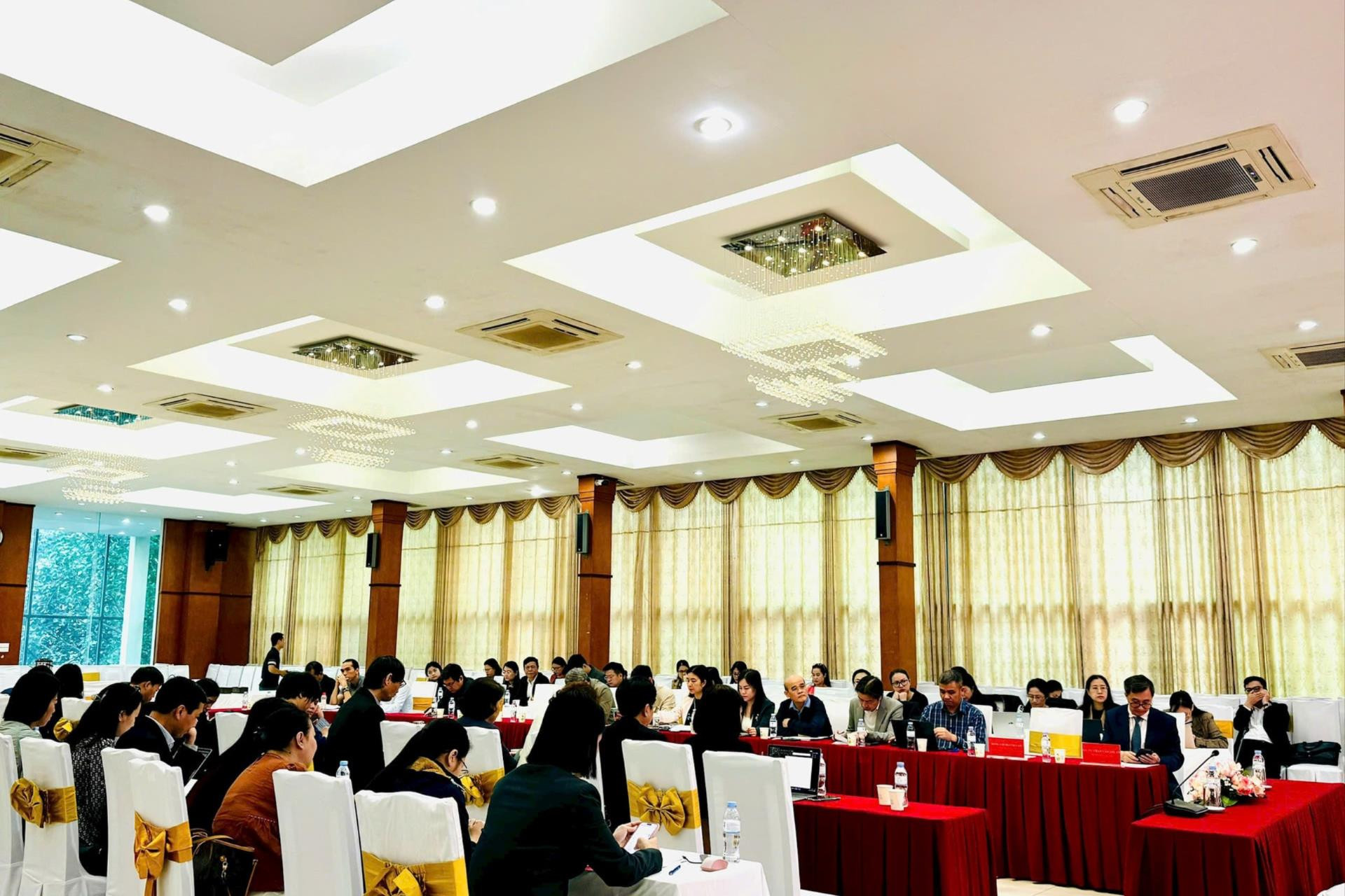 27-2-cac-dai-bieu.jpg