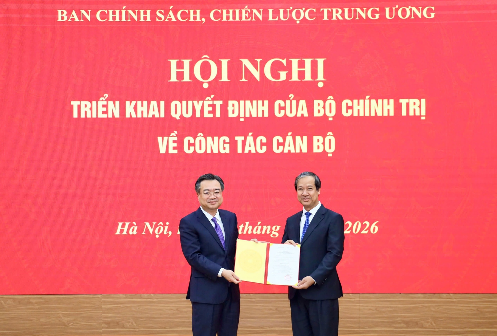 Bộ Chính trị bổ nhiệm hai Phó Trưởng Ban Chính sách, chiến lược Trung ương- Ảnh 1.