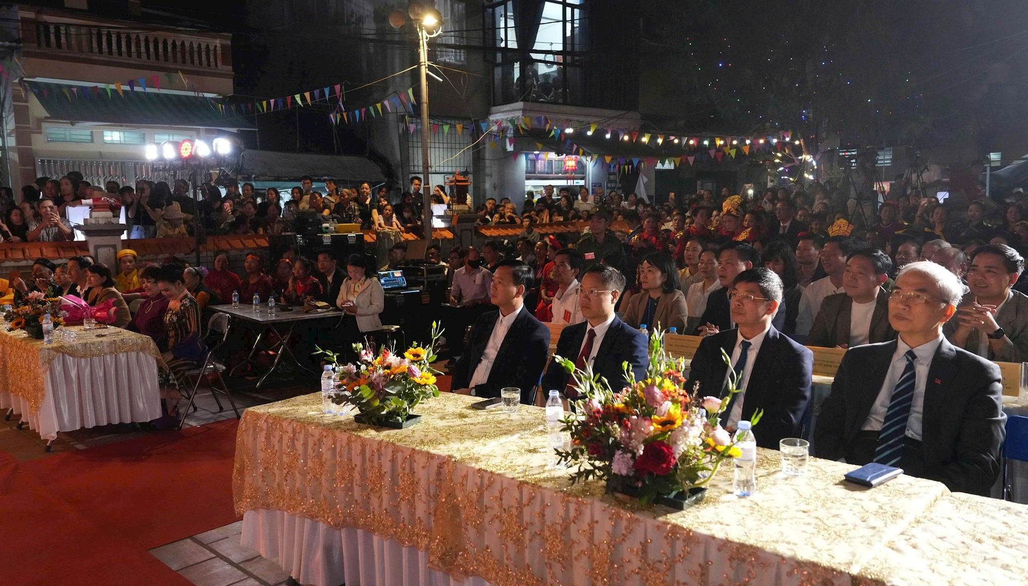 dai-bieu.jpg