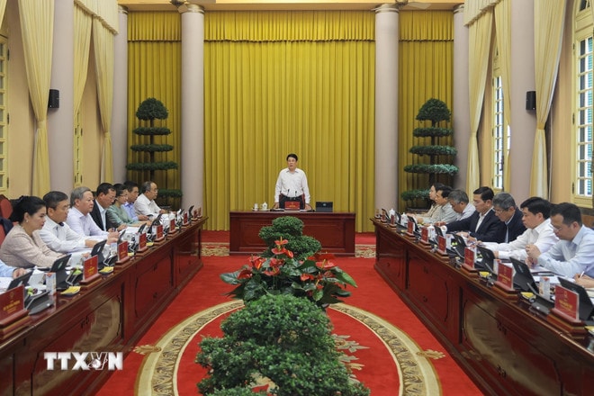 Chủ tịch nước Lương Cường chủ trì họp giao ban công tác tháng 2, triển khai nhiệm vụ tháng 3 của Văn phòng Chủ tịch nước. (Ảnh: Lâm Khánh/TTXVN) ttxvn-chu-tich-nuoc-chu-tri-giao-ban-trien-khai-nhiem-vu-thang-3-cua-van-phong-chu-tich-nuoc-8611026-4.jpg