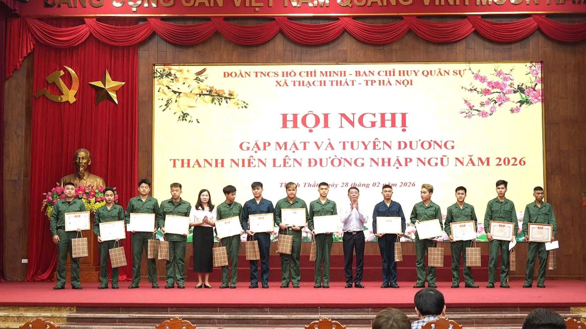 anh-trao-qua-2.jpg