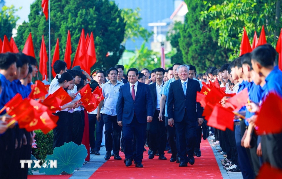 0103-thu-tuong-ngay-sinh-pham-van-dong-1.jpg