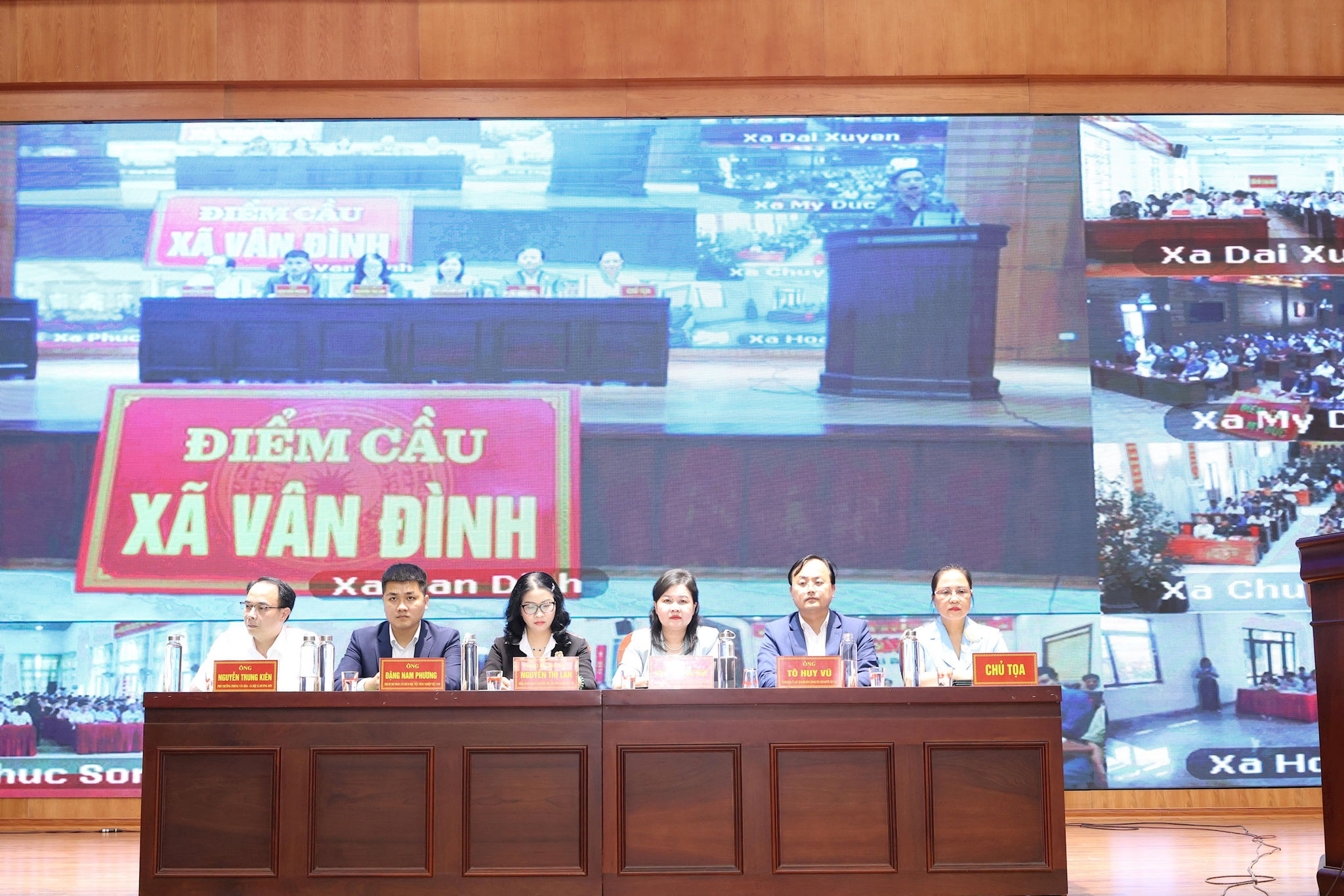 dai-bieu-van-dinh.jpg