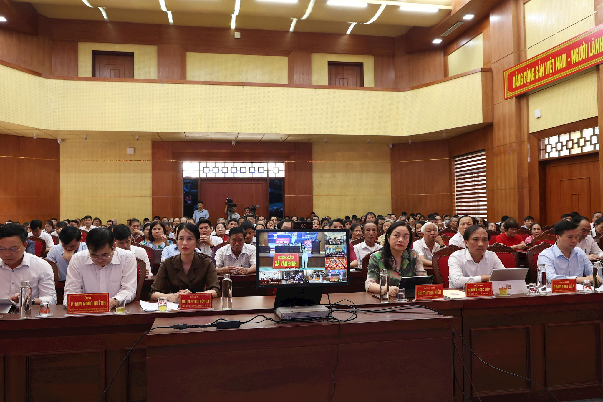 dai-bieu-van2-dinh.jpg