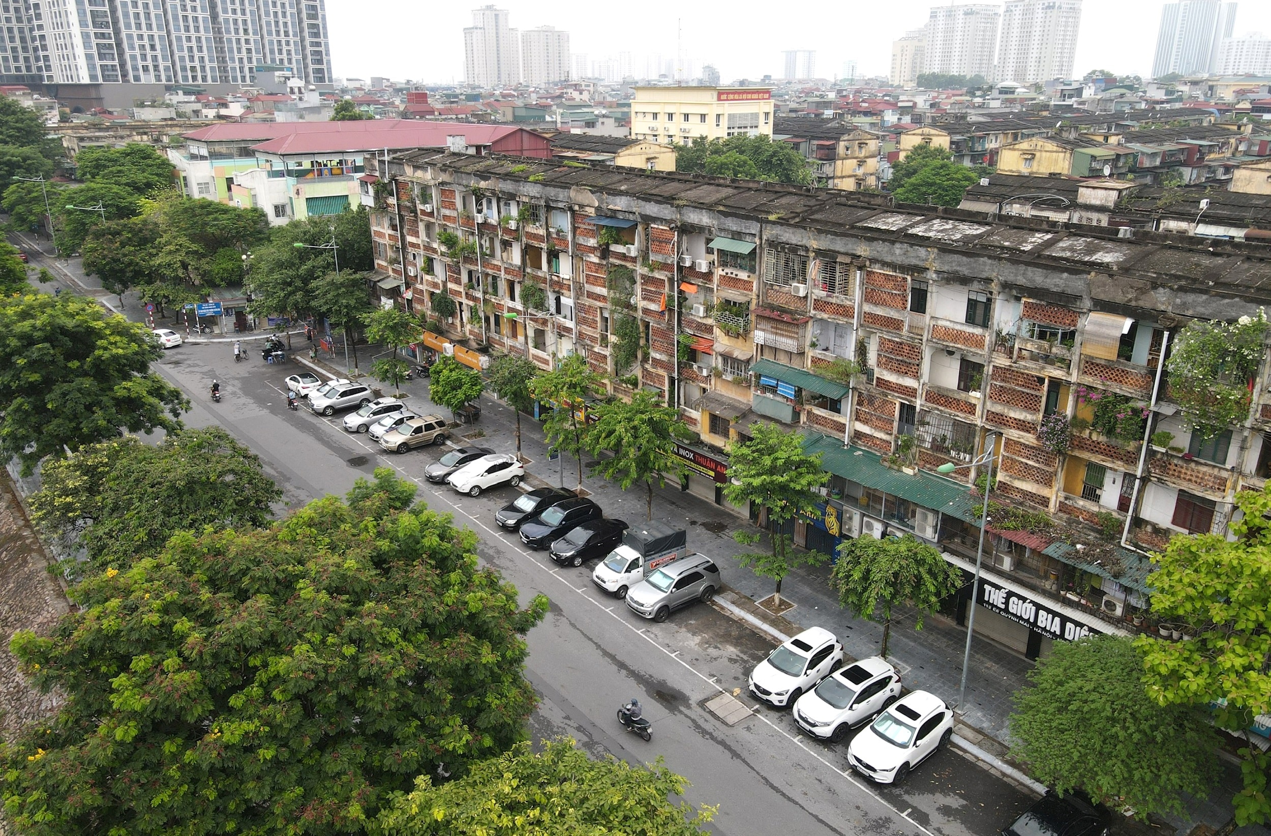 Dzielnica mieszkalna Quynh Mai w dzielnicy Bach Mai jest w poważnym stanie i zostanie odnowiona przez miasto Hanoi. - quang-thai.jpg