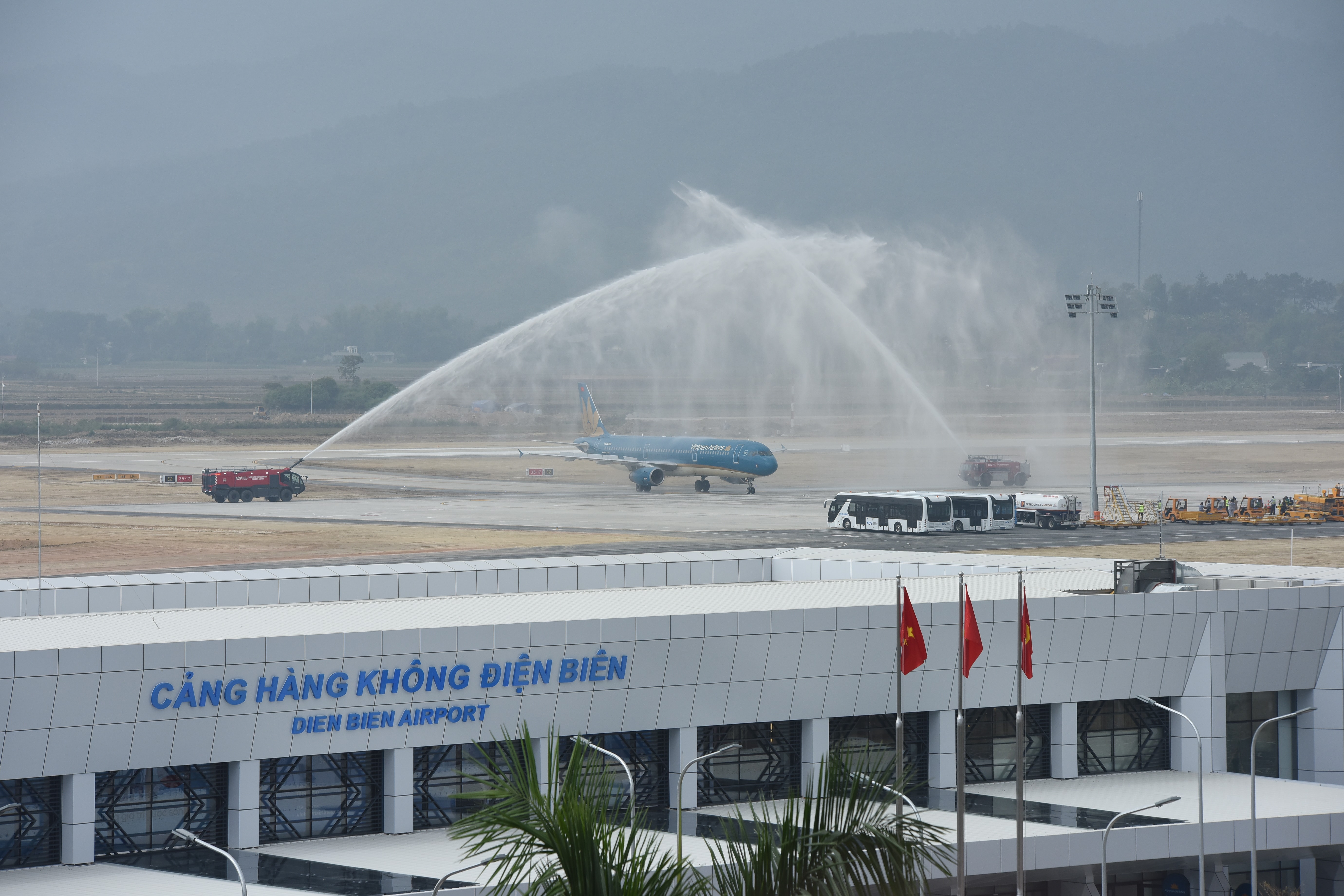 2.-viec-tang-tai-dip-cao-diem-tiep-tuc-khang-dinh-vai-tro-hang-hang-khong-quoc-gia-trong-bao-dam-ket-noi-toi-khu-vuc-tay-bac..jpg