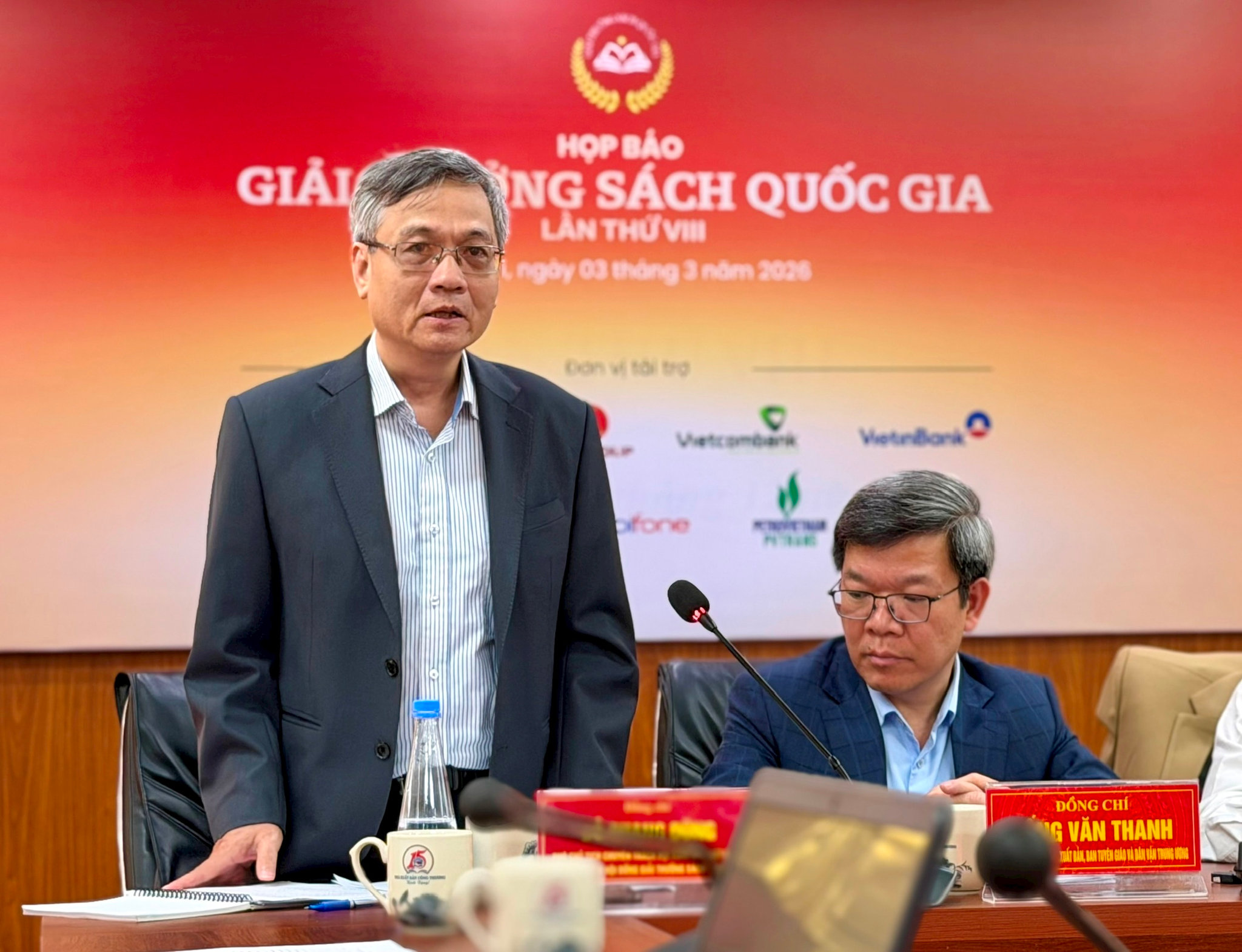 giai-thuong-sach-3.jpg