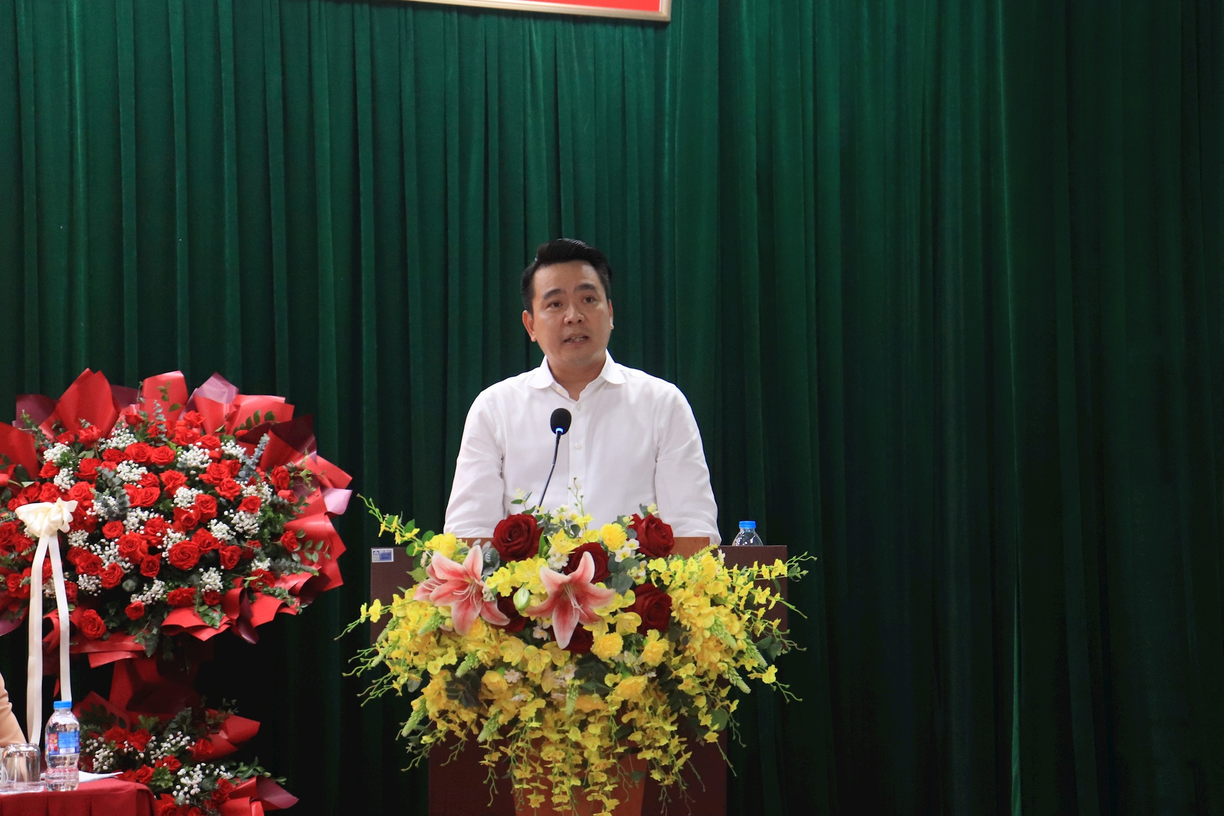 Ứng cưNguyễn Duy Chính, Tổng Giám đốc Công ty cổ phần đầu tư tập đoàn Tân Á Đại Thành báo cáo chương trình hành động. Ảnh Chí Kiên