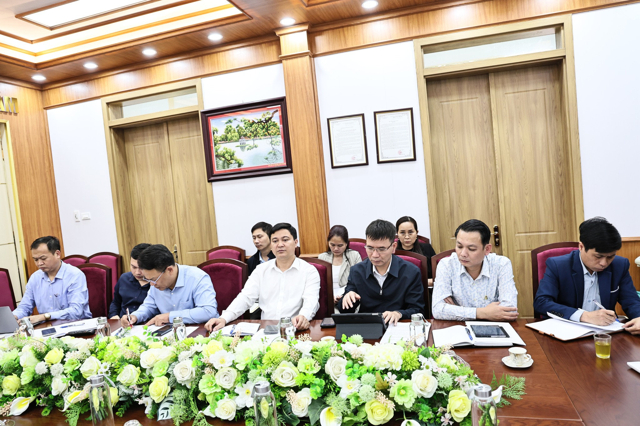 ại biểu tham dự hội nghị triển khai công tác bầu cử tại xã Hòa Xá