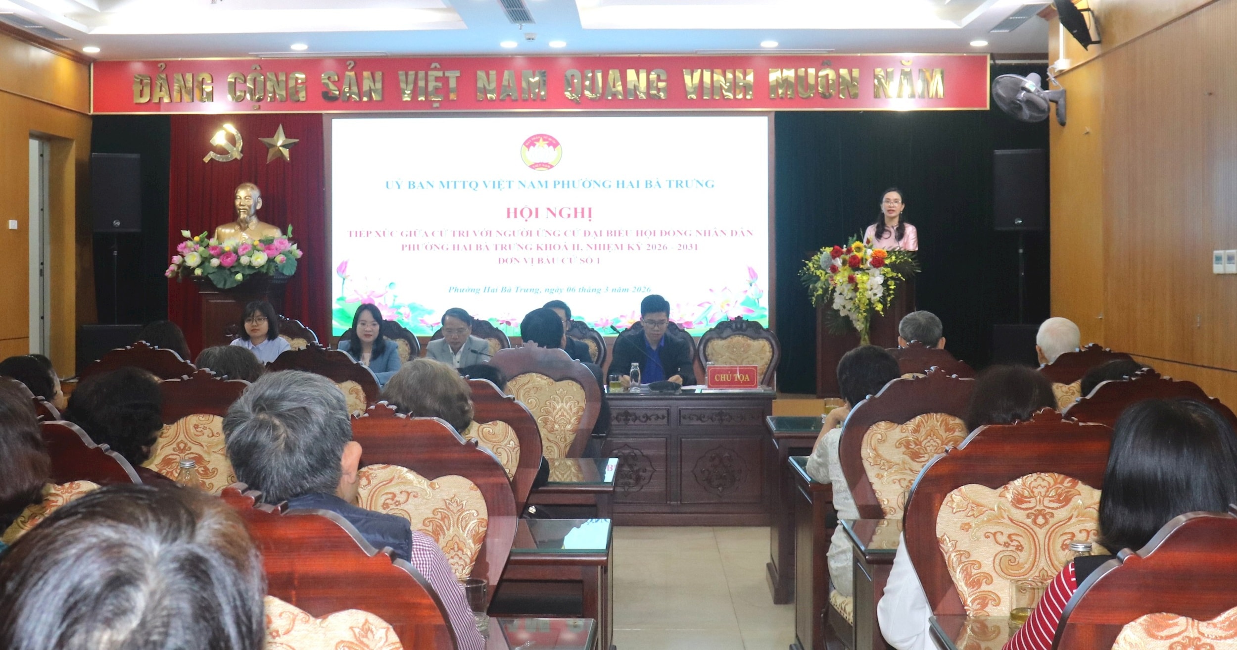 Quang cảnh Hội nghị tiếp xúc cử tri tại Đơn vị bầu cử số 1 phường Hai Bà Trưng. Ảnh: Linh Chi