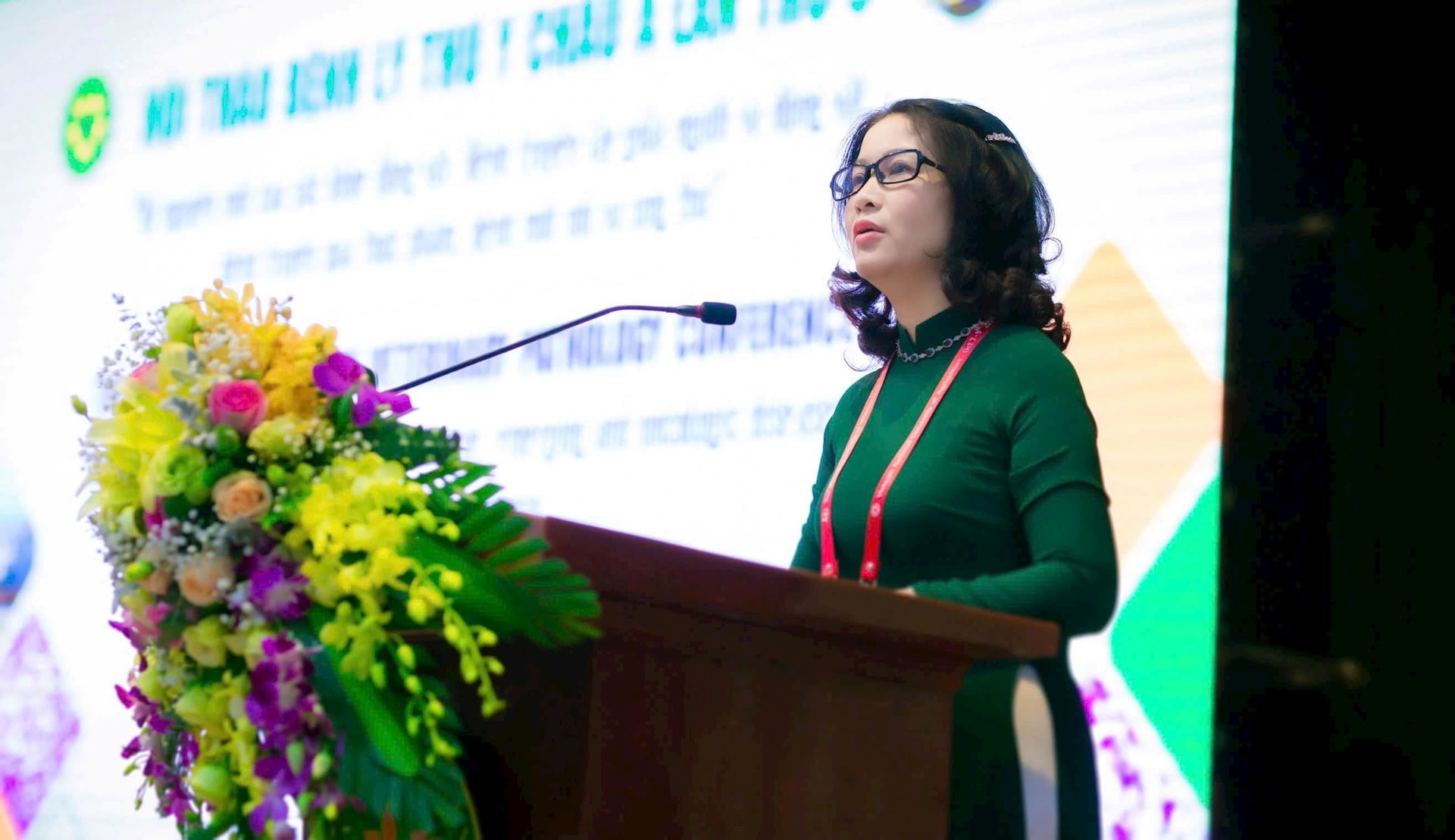 Gs.TS Nguyễn Thị Lan cho rằng, Khởi nghiệp không nhất thiết phải bắt đầu từ những điều lớn lao, mà có thể khởi nguồn từ những điều rất bình dị, từ những nhu cầu và vấn đề thực tiễn của cuộc sống quanh ta.Ảnh: Mai Khôi