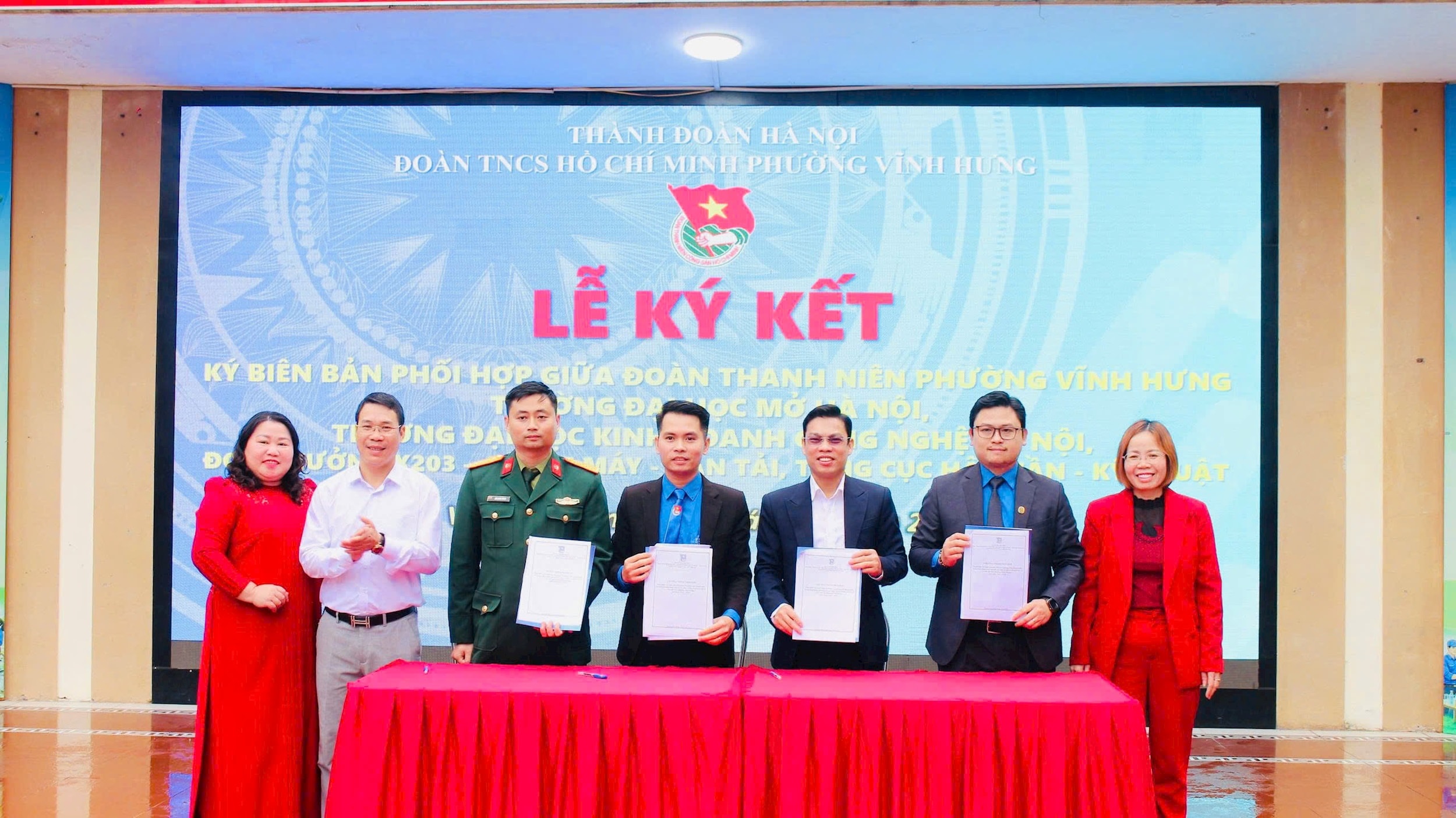 Đại diện các đơn vị ký kết tại buổi lễ
