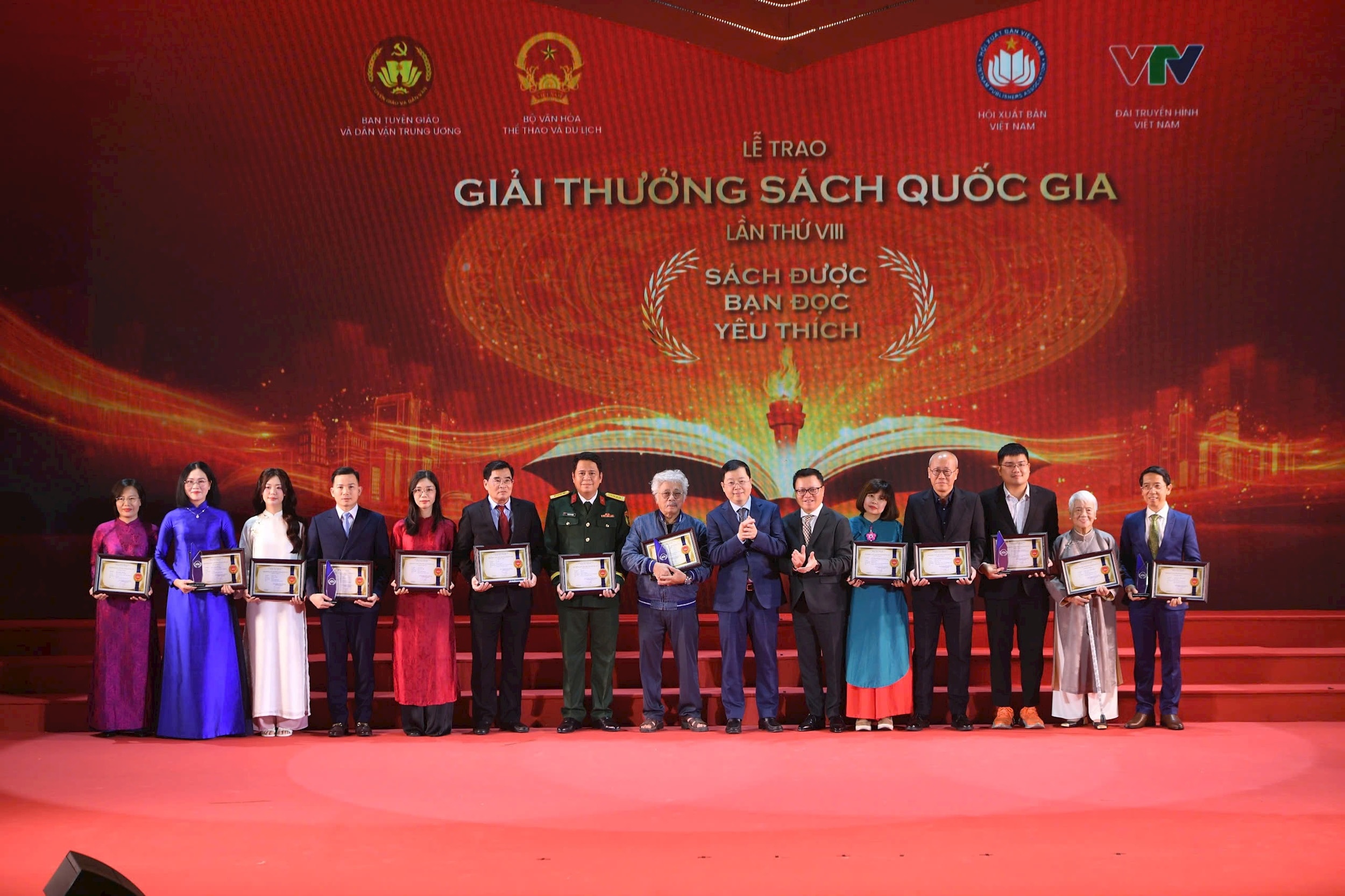 giai-sach-duoc-yeu-thich.jpg