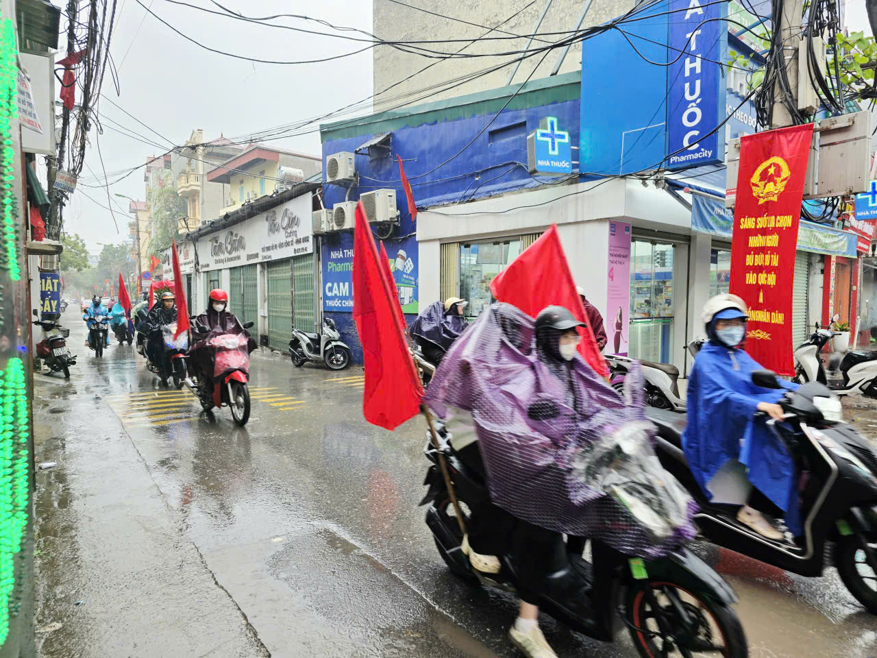 thanhnienphuluong1.jpg