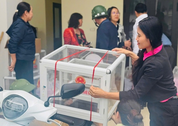 Các tổ bầu cử trên địa bàn xã Thiên Lộc đã nhận tài liệu, hòm phiếu và các biểu mẫu liên quan theo quy định