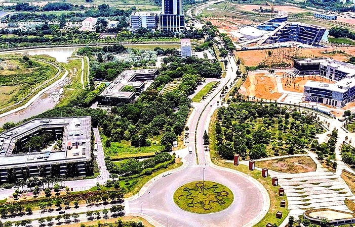 khu-vuc-hoa-lac-duoc-dinh-huong-tro-thanh-trung-tam-khoa-hoc-cong-nghe-va-doi-moi-sang-tao.-trong-anh-mot-goc-khu-cong-nghe-cao-hoa-lac..jpg