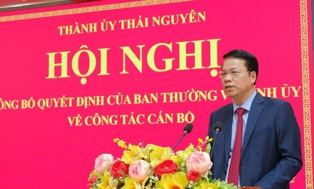 Phê chuẩn kết quả bầu chức vụ Phó Chủ tịch UBND 2 tỉnh- Ảnh 1. Phê chuẩn kết quả bầu chức vụ Phó Chủ tịch UBND 2 tỉnh- Ảnh 1.