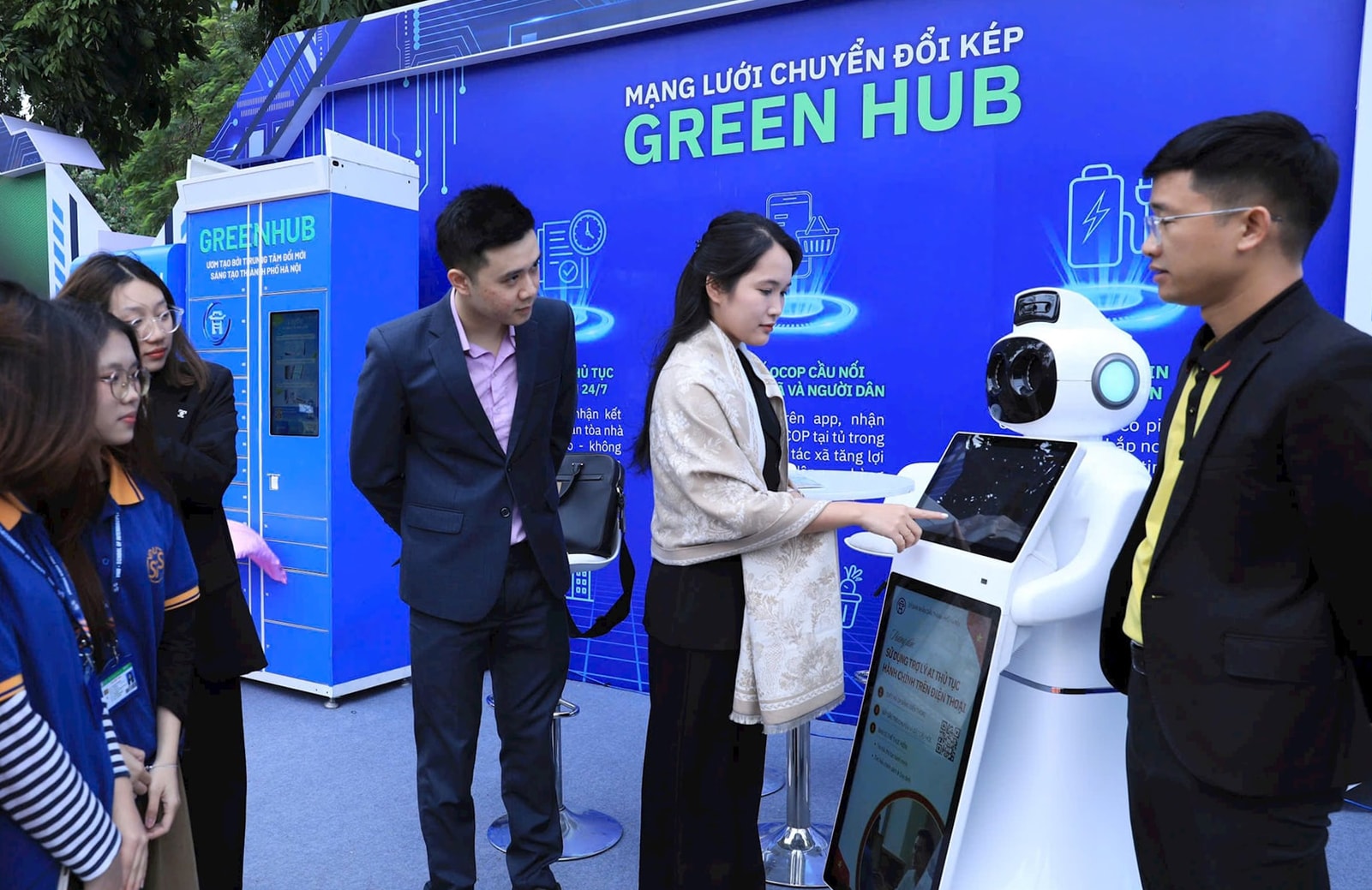 Presentazione dei prodotti alla fiera Hanoi Innovation Network Exhibition. - anh-viet-thanh.jpg