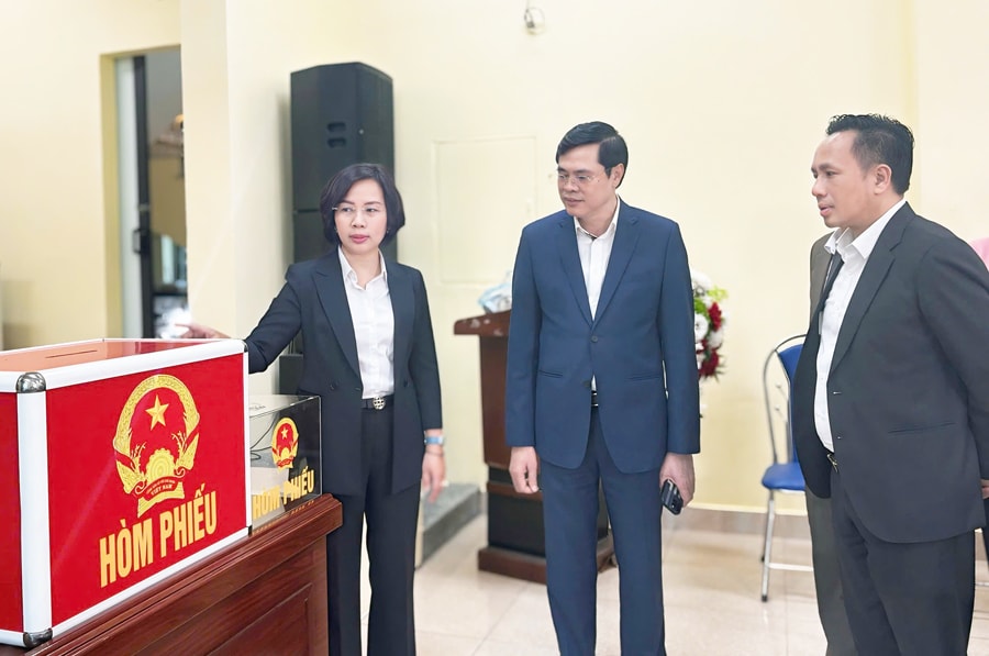 4-huyen-mai.jpg