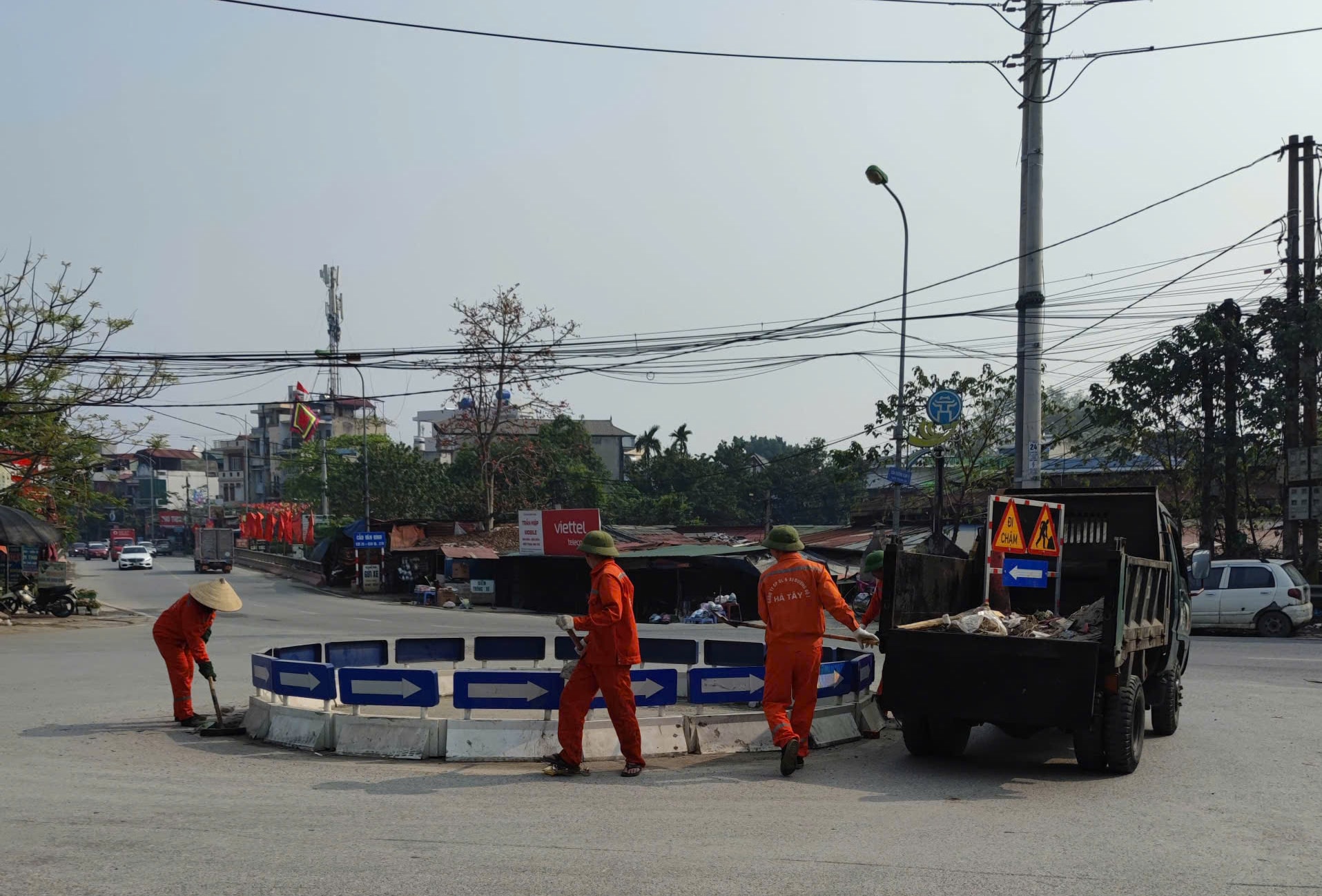 Hà Nội ra quân tổng vệ sinh đảm bảo an toàn giao thông phục vụ bầu cử