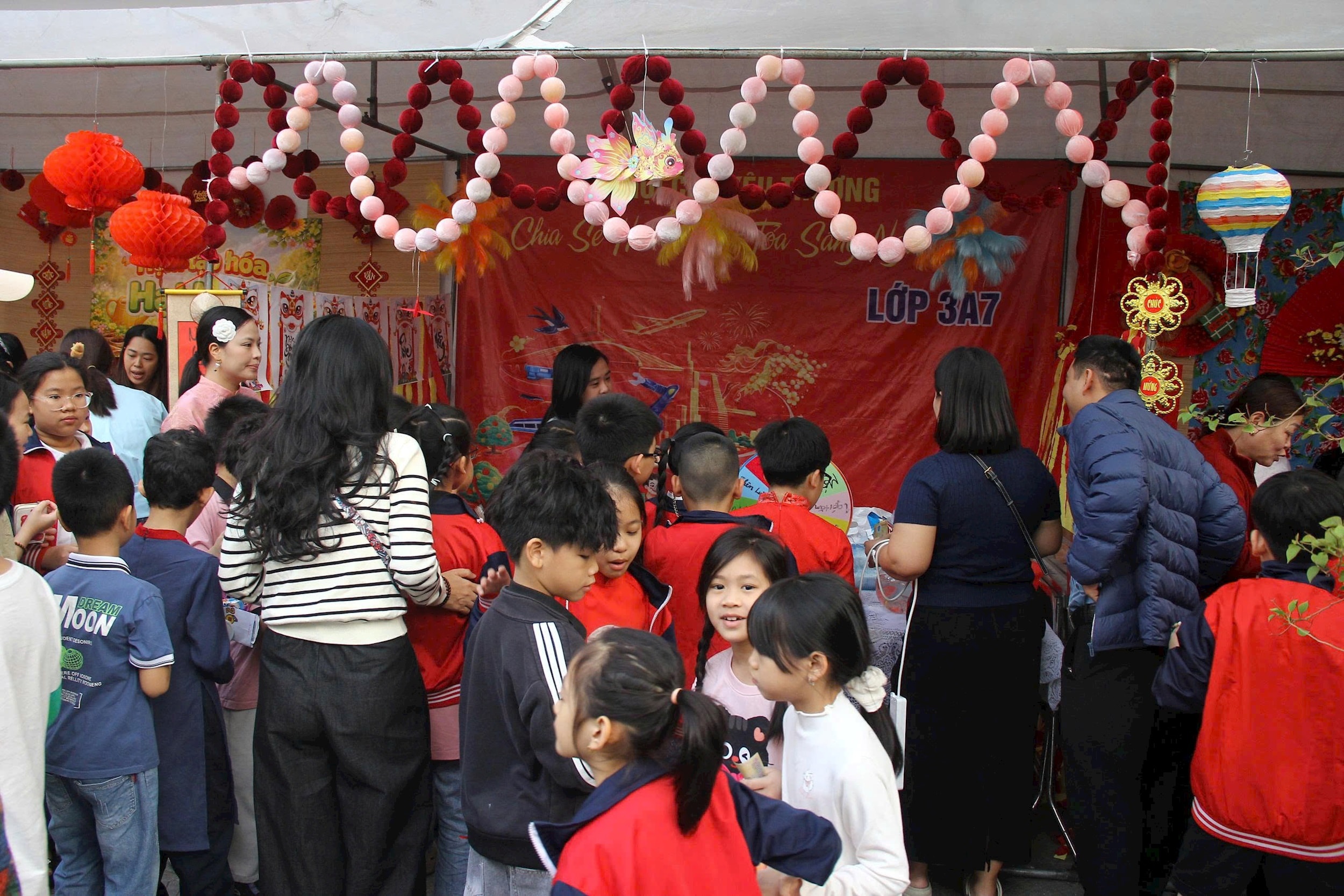 1303-th-vinh-tuy-hoi-cho-2.jpg
