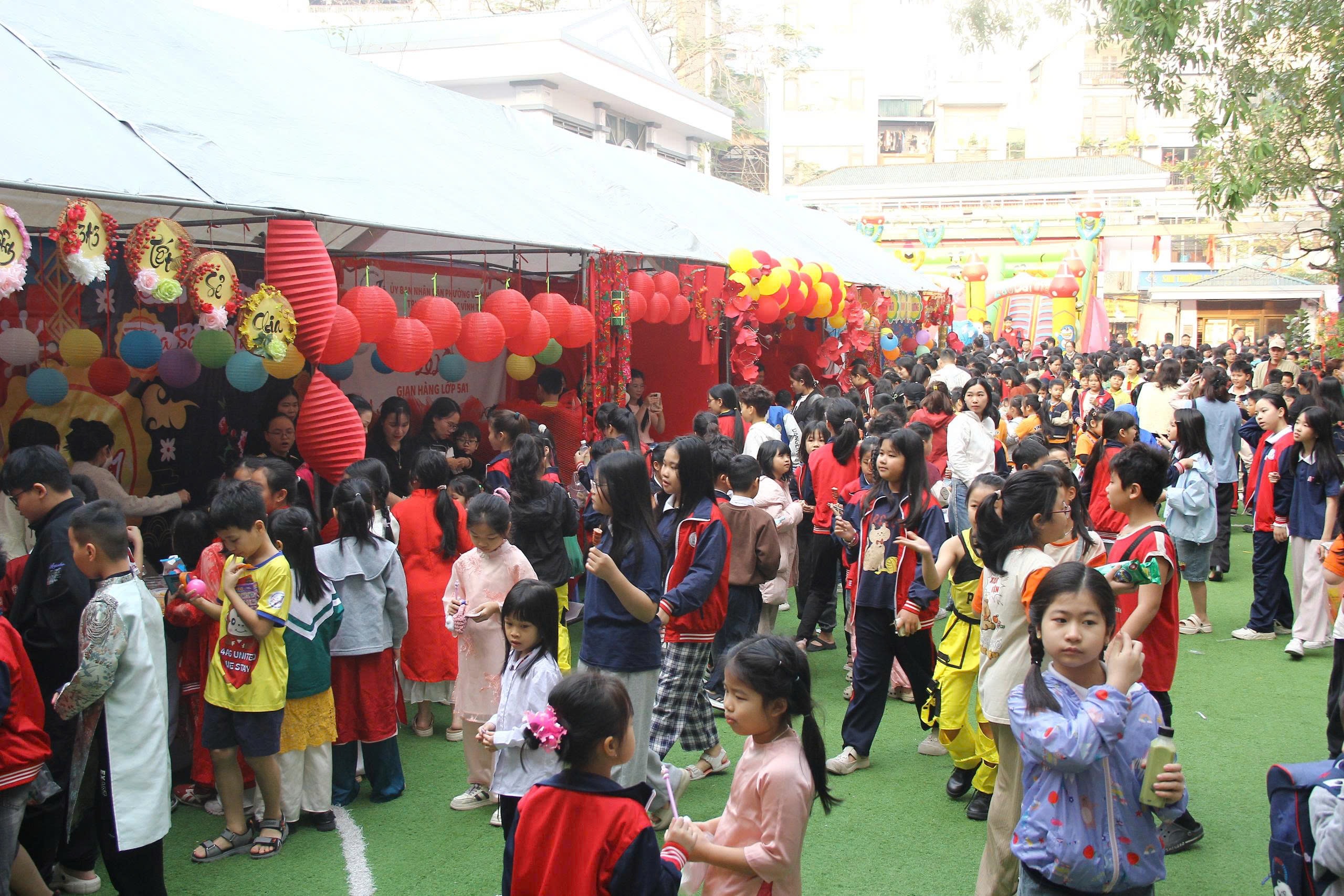 1303-th-vinh-tuy-hoi-cho-3.jpg