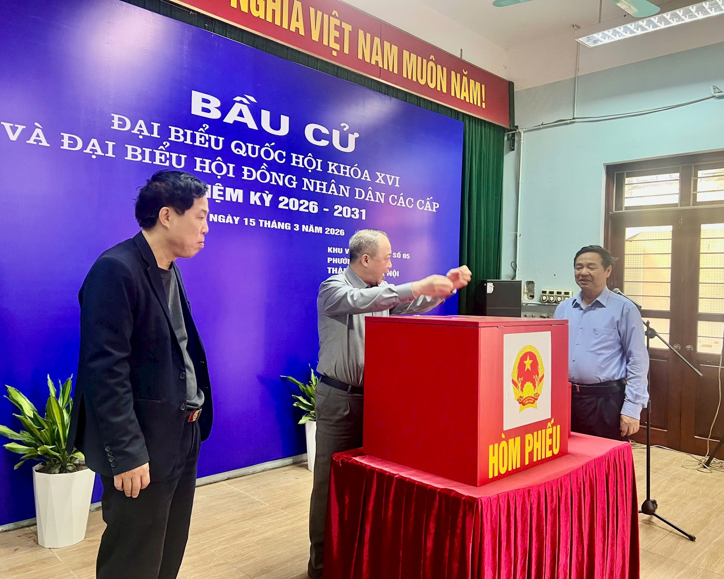 Công tác chuẩn bị tại khu vực bỏ phiếu số 5 được tổ chức khá khoa học, bài bản.
