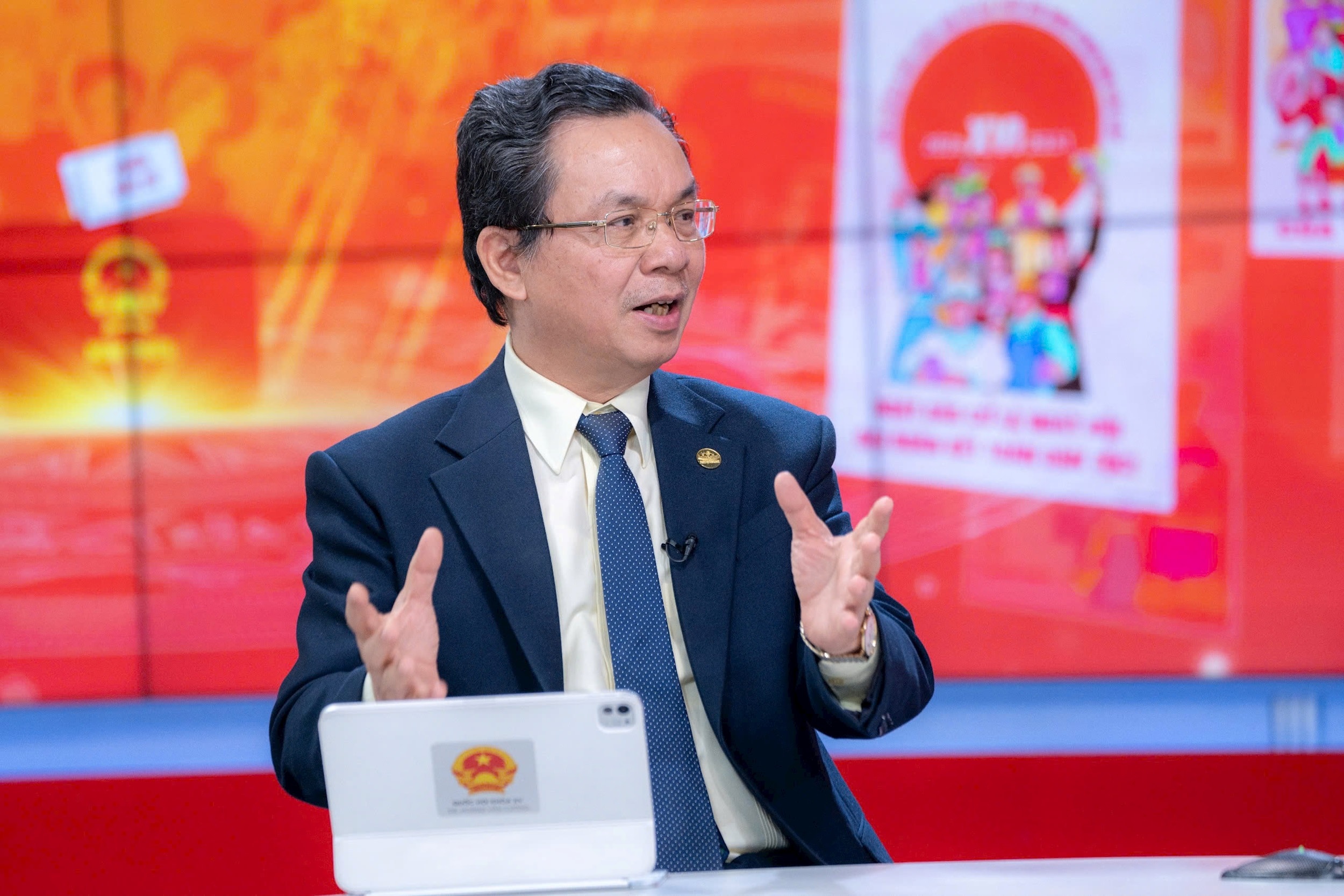 ongcuong1.jpg