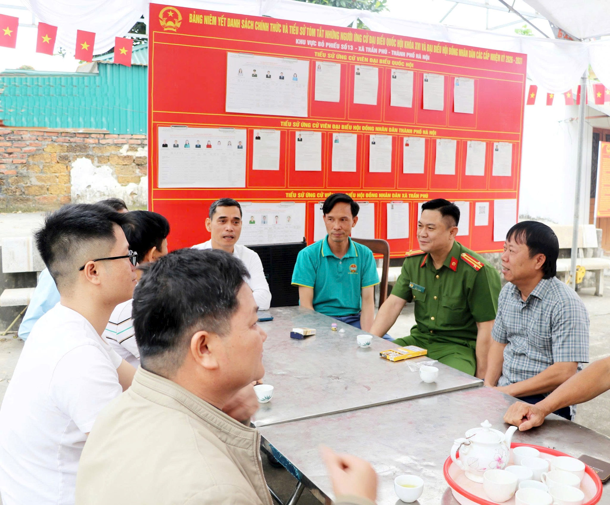 khu-vuc-bo-phieu-so-11-xa-tran-phu-2-.jpg