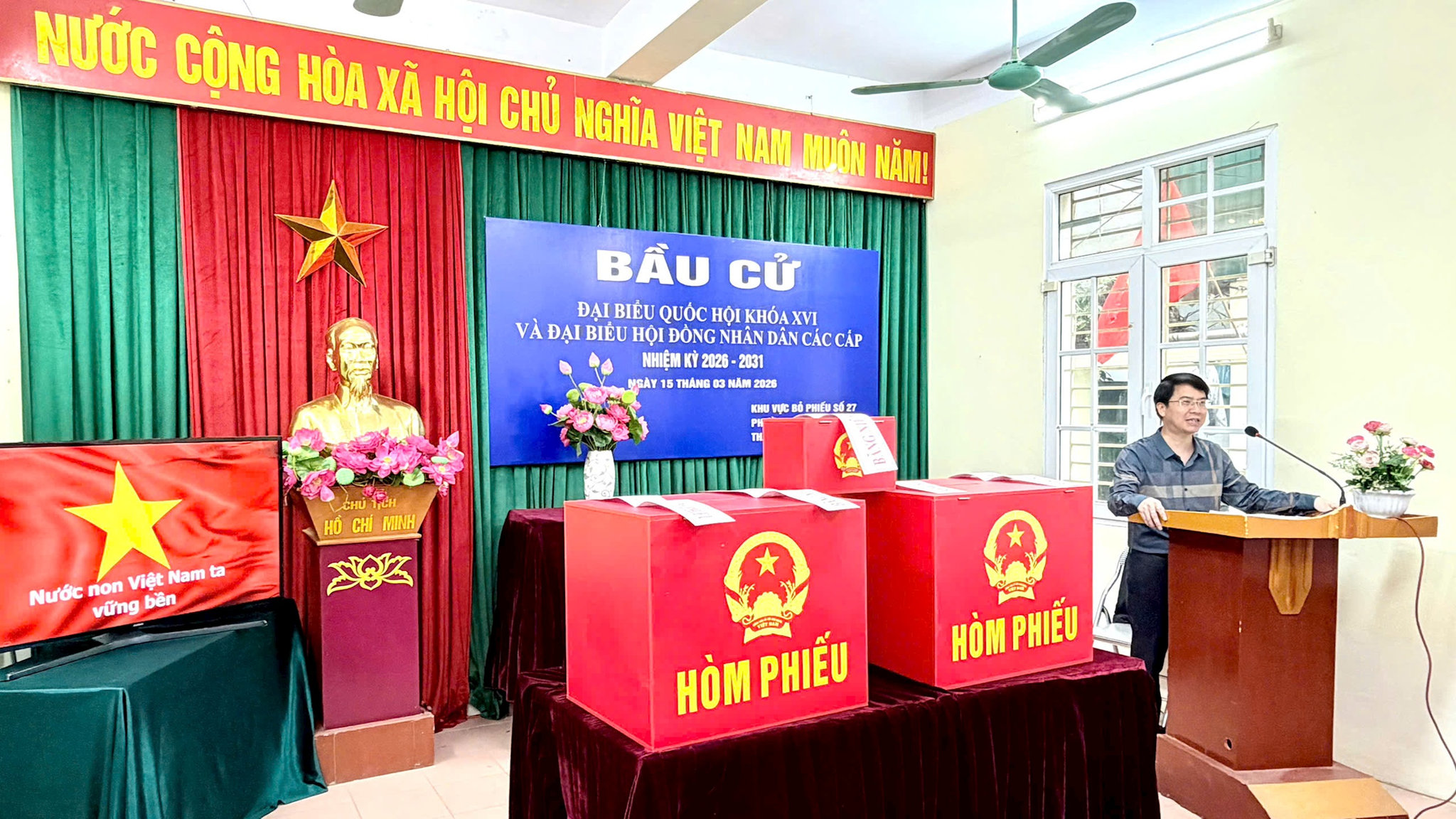 Sau khi tổng duyại diện Ủy ban Bầu cử