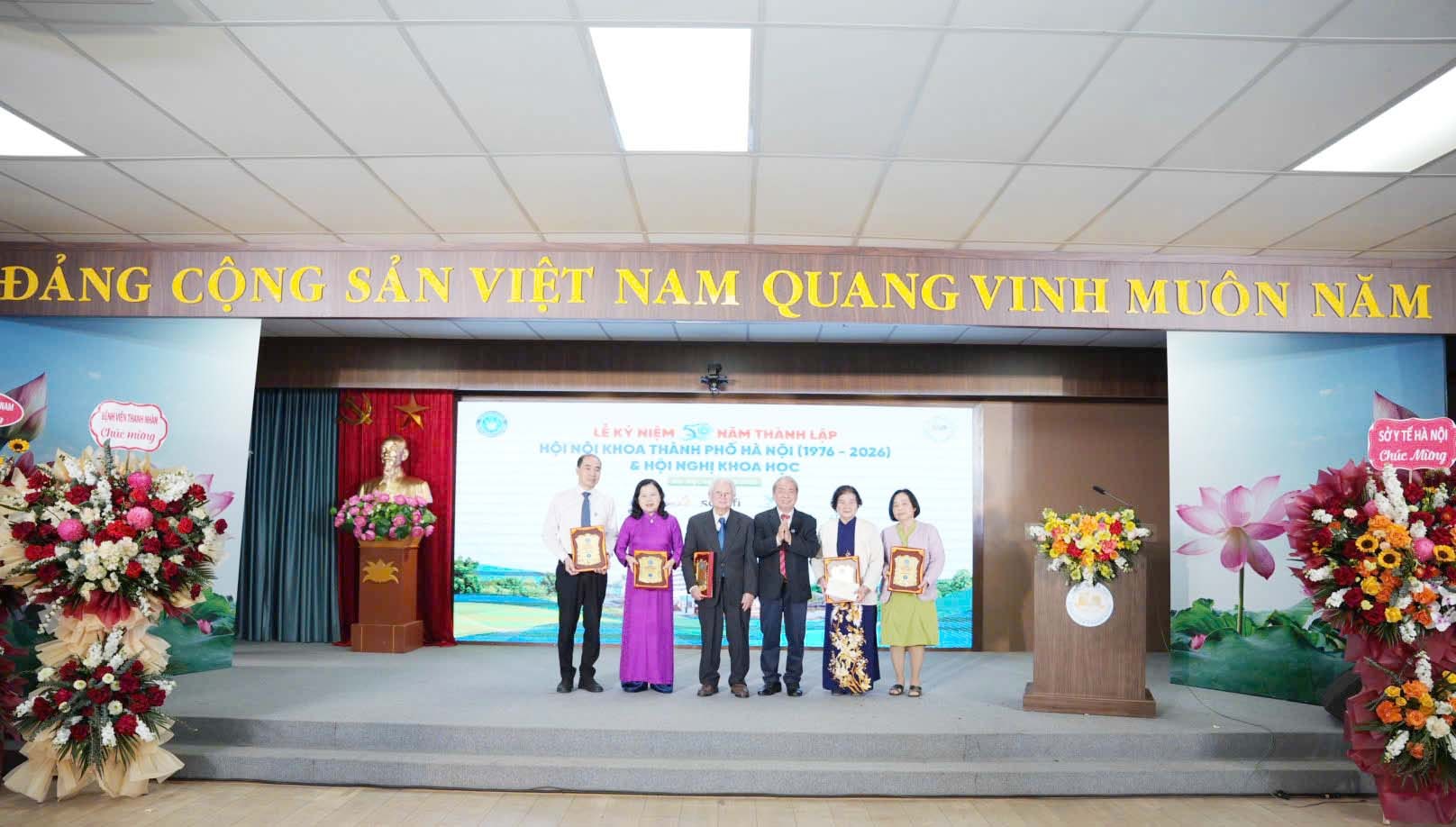 hoi_noi_khoa_ha_noi2.jpg