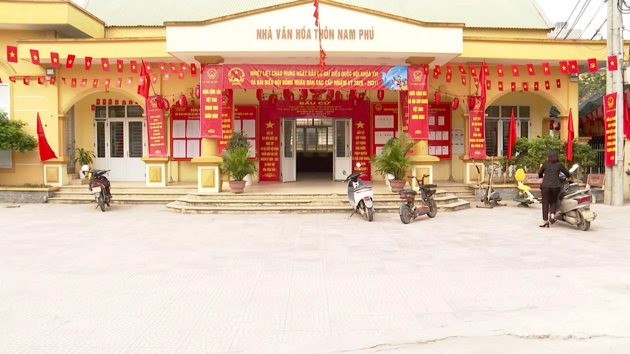 phong-su-xa-phu-xuyen-san-sang-cho-ngay-hoi-non-song-xem-them.mp4_snapshot_00.55.143.jpg