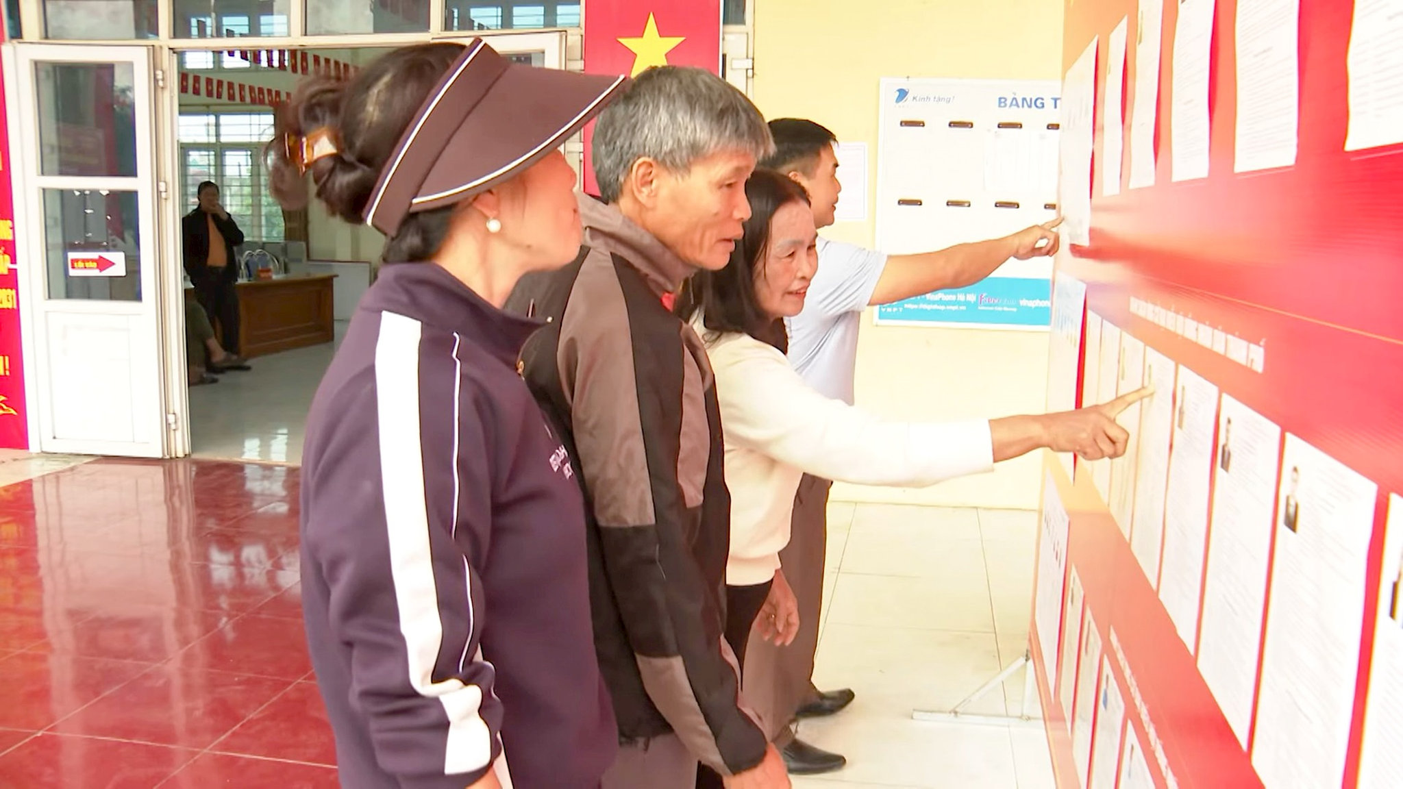 phong-su-xa-phu-xuyen-san-sang-cho-ngay-hoi-non-song-xem-them.mp4_snapshot_01.35.916.jpg