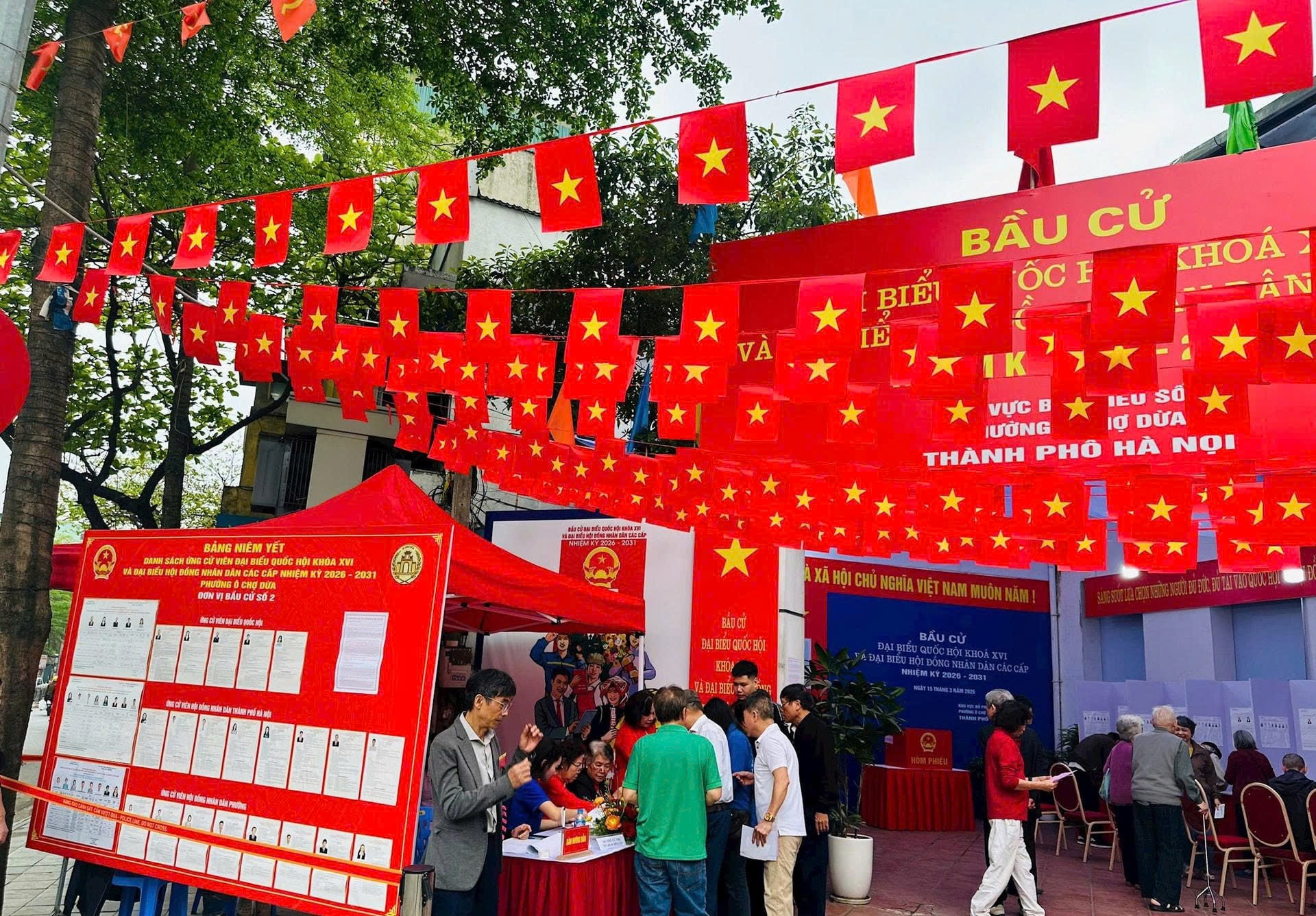 area-voting-area-6-ward-in-the-market-brightly-covered-with-flowers-welcoming-the-election-day-of-the-16th-National-Assembly-and-delegates-of-people-at-all-levels-for-the-term-2026-2031-..jpg
