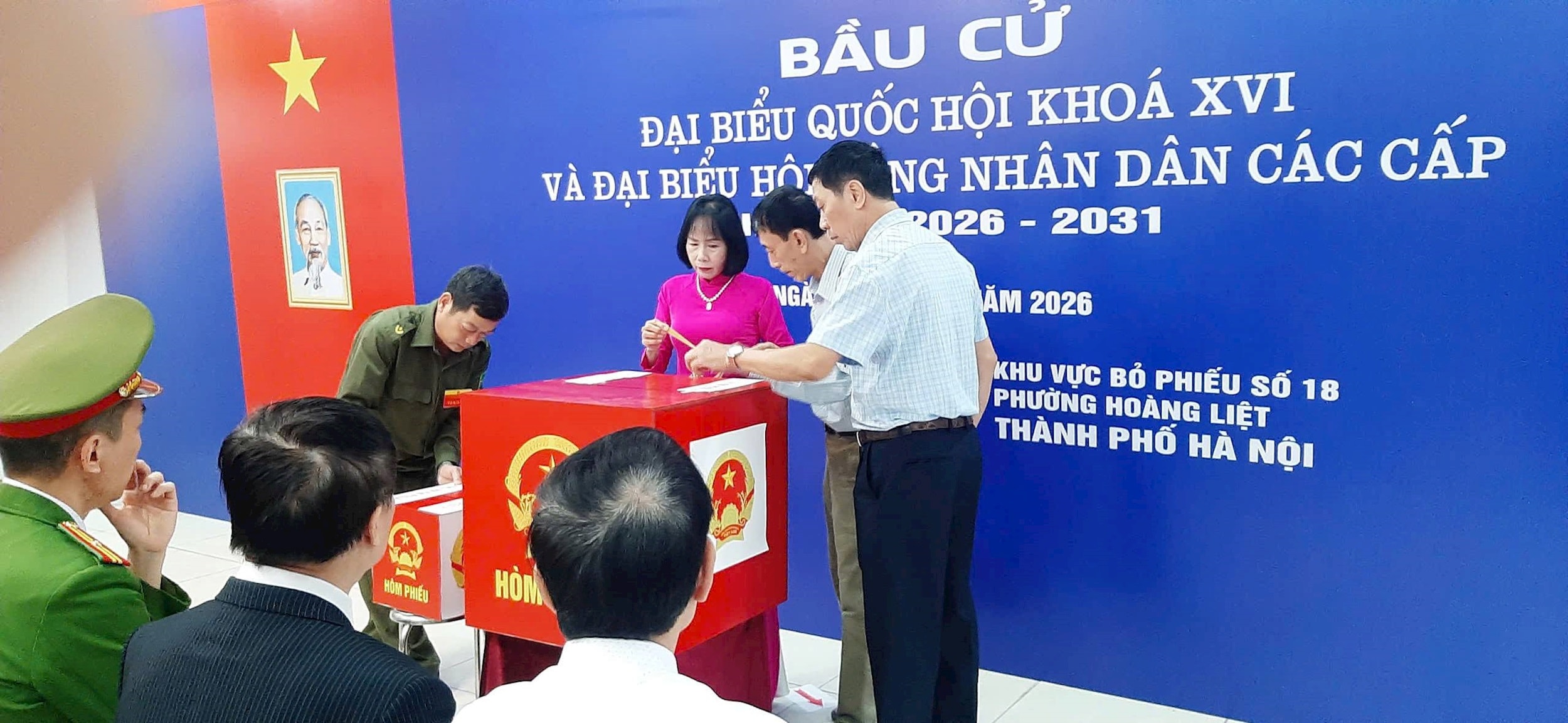 Phường Hoàng Liệt đã huy động 1.136 cán bộ tham gia công tác phục vụ công tác bầu cử. Ảnh ĐT.