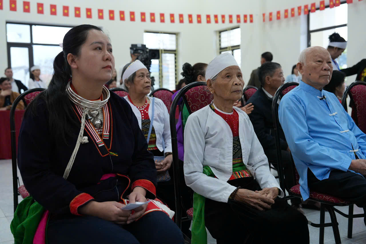 15-3-capnhat-huongson2.jpg