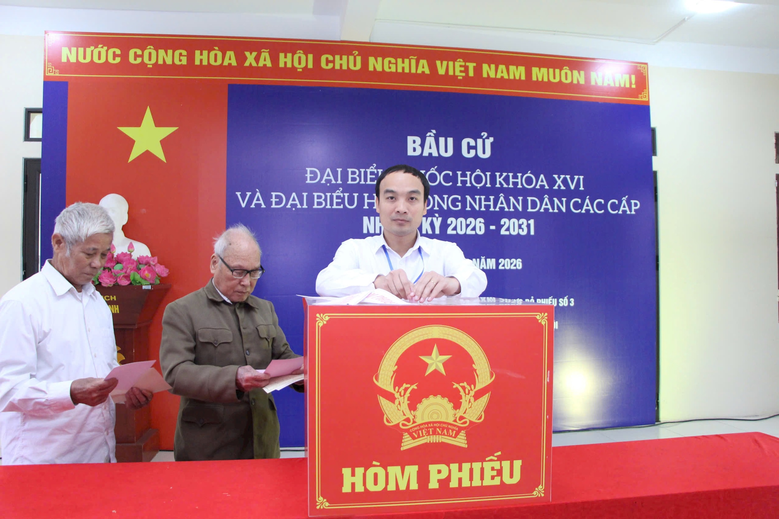 minh-chau-bau-1.jpg