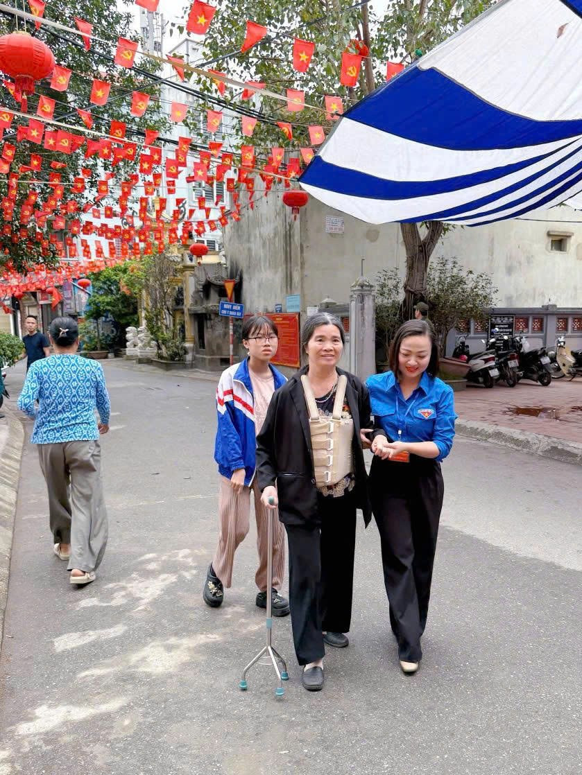 vinhhung-baucu6.jpg