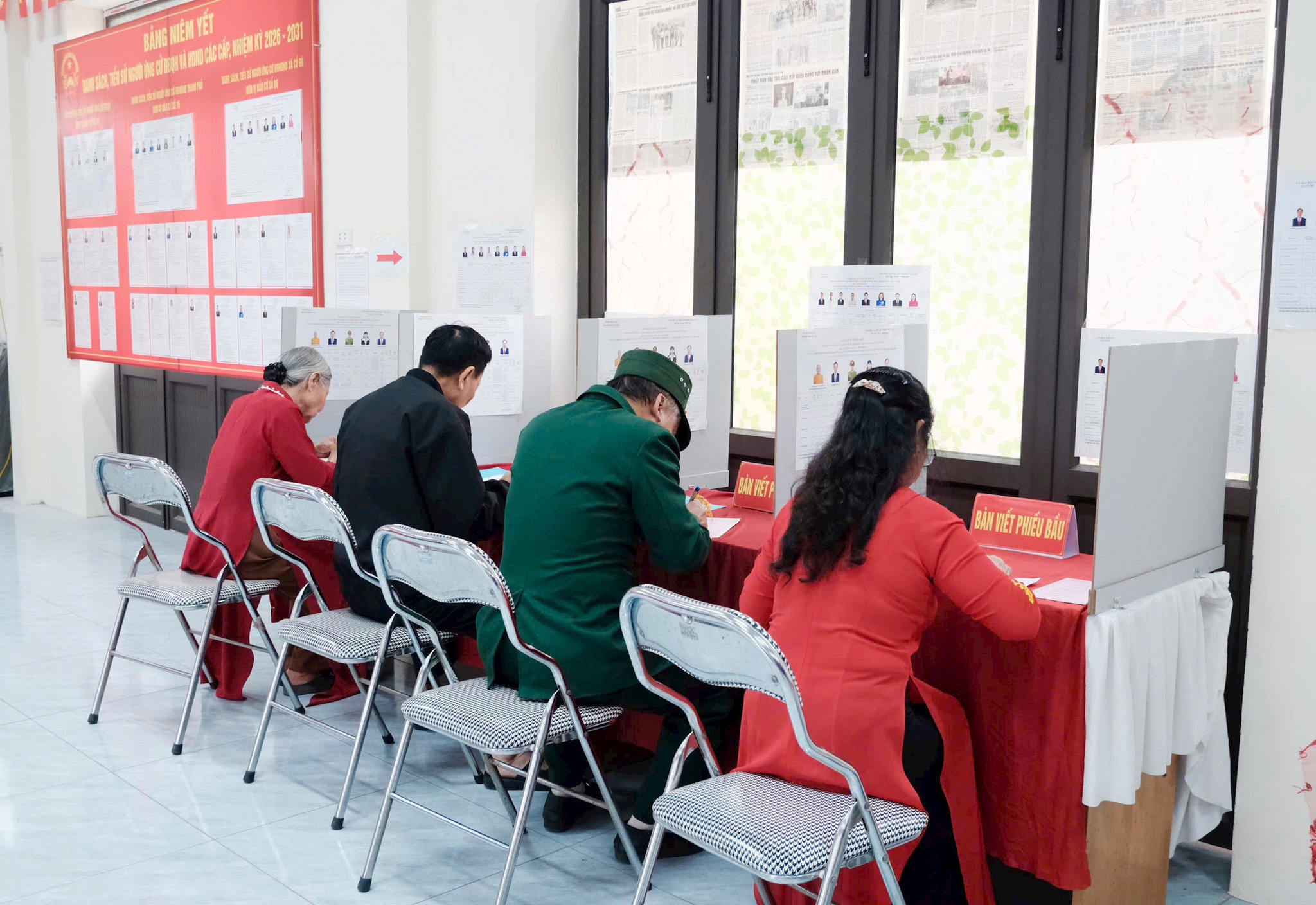 Các cử tri đã thể hiện trách nhiệm, lựa chọn những đại biểu xứng đáng đại diện cho ý chí và nguyện vọng của mình