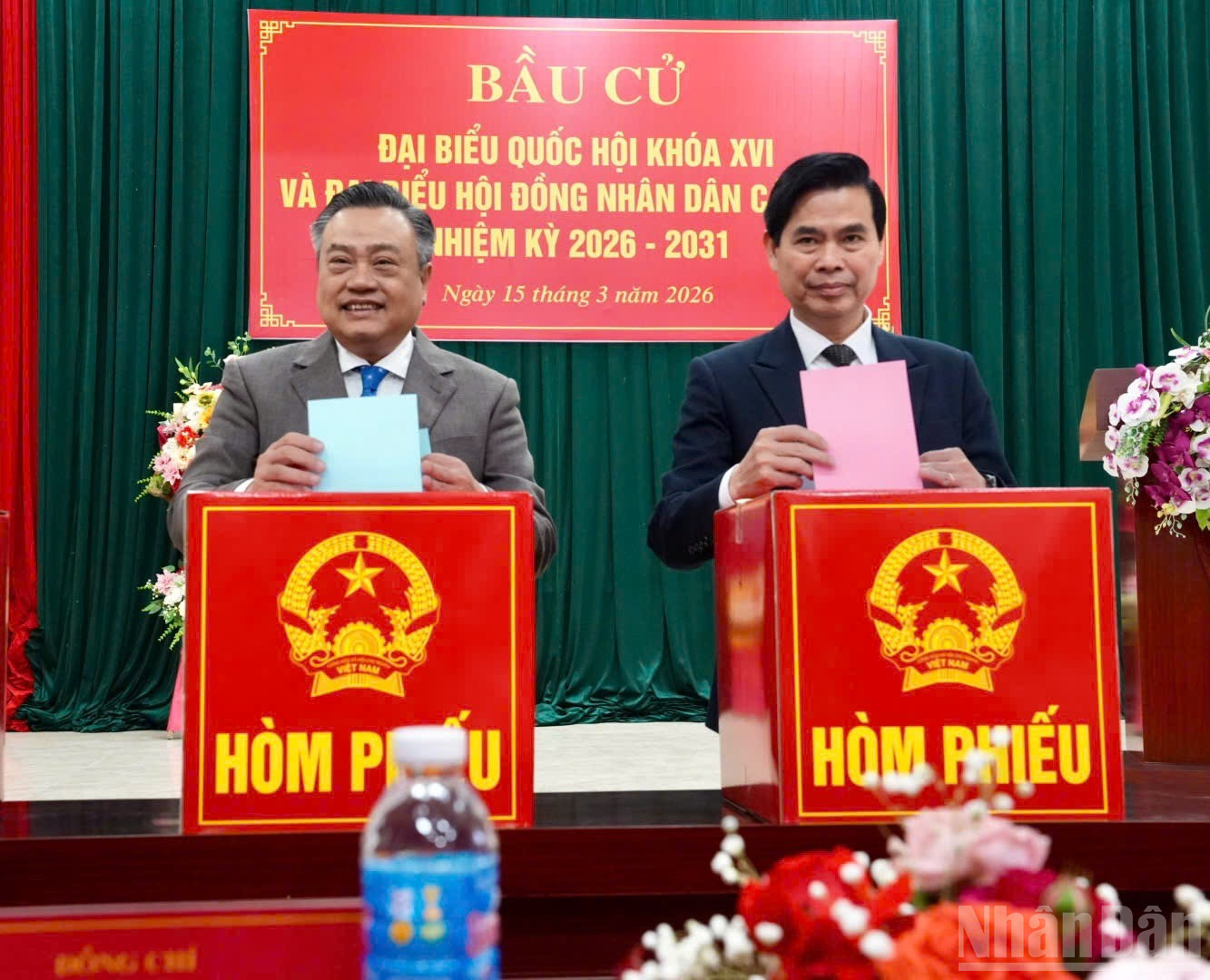 tran-sy-thanh-uy-vien-bo-chinh-tri-bi-thu-trung-uong-dang-chu-nhiem-uy-ban-kiem-tra-trung-uong-bo-phieu-tai-diem-bau-cu-khoi-dai-thang-phuong-luong-van-tri-tinh-lang-son.-anh-nhandan.vn.jpg