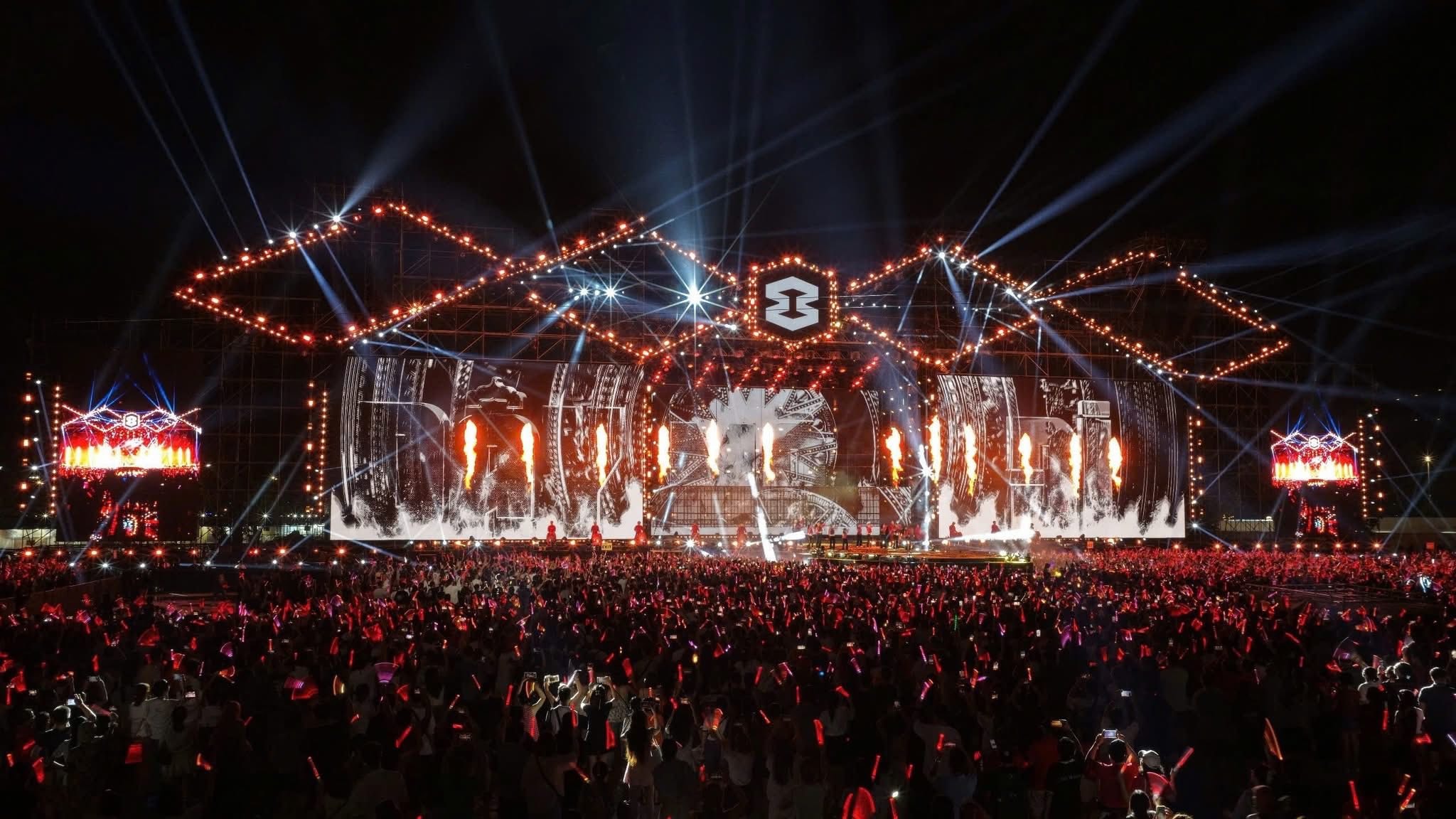 concert-8-wonder-moments-of-wonder-do-tap-doan-vingroup-to-chuc-tai-trung-tam-trien-lam-viet-nam-2-.jpg