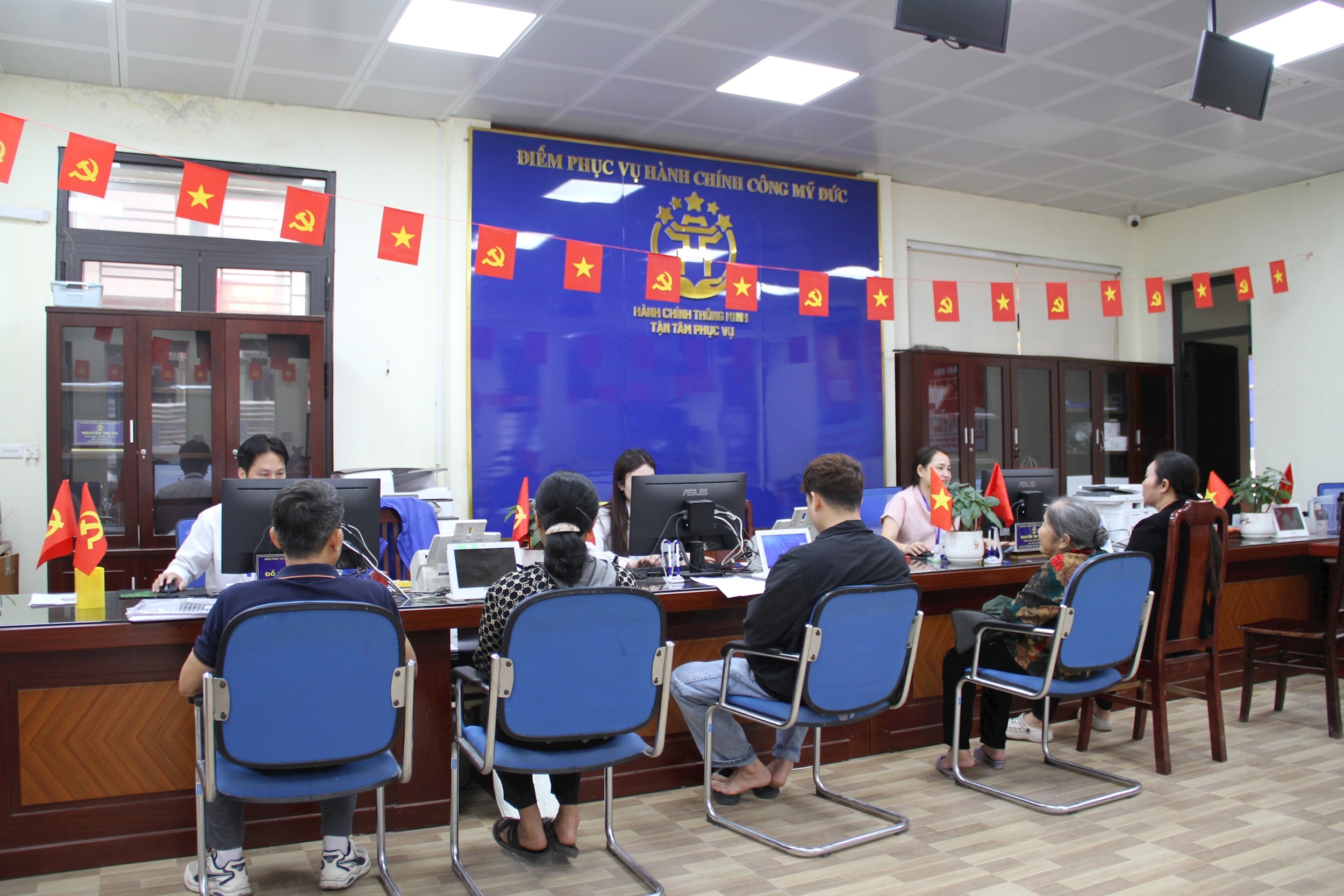 Công tác cải cách hành chính tại xã Mỹ Đức được đẩy mạnh, góp phần nâng cao chất lượng phục vụ người dân, tạo động lực thúc đẩy phát triển kinh tế - xã hội trên địa bàn. Ảnh: VB