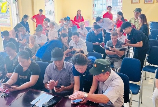 Nhâncác đồng chí chuyên viên, tình nguyên viên hỗ trợ theo hình thức 