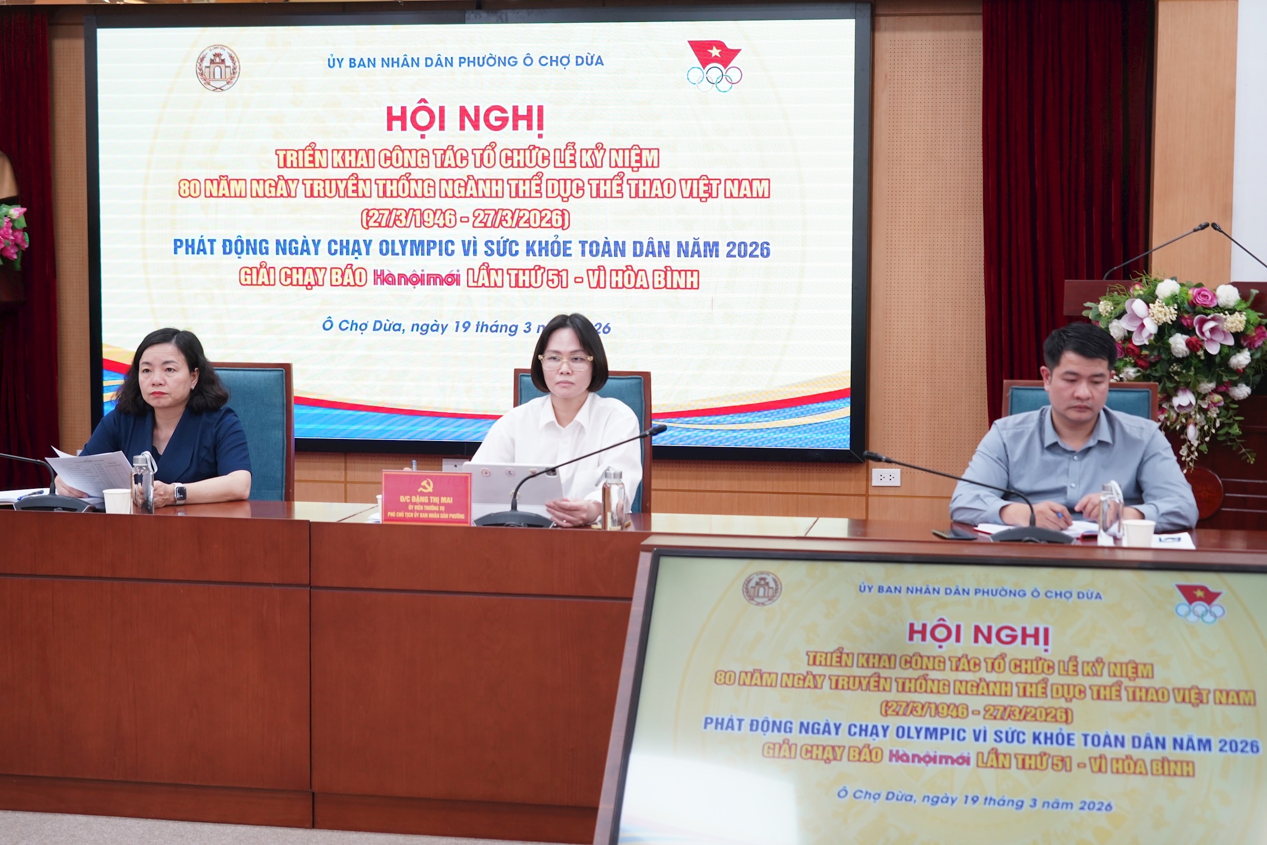 Lãnh đạo UBND phường Ô Chợ Dừa chủ trì hội nghị. Ảnh: Võ Giang