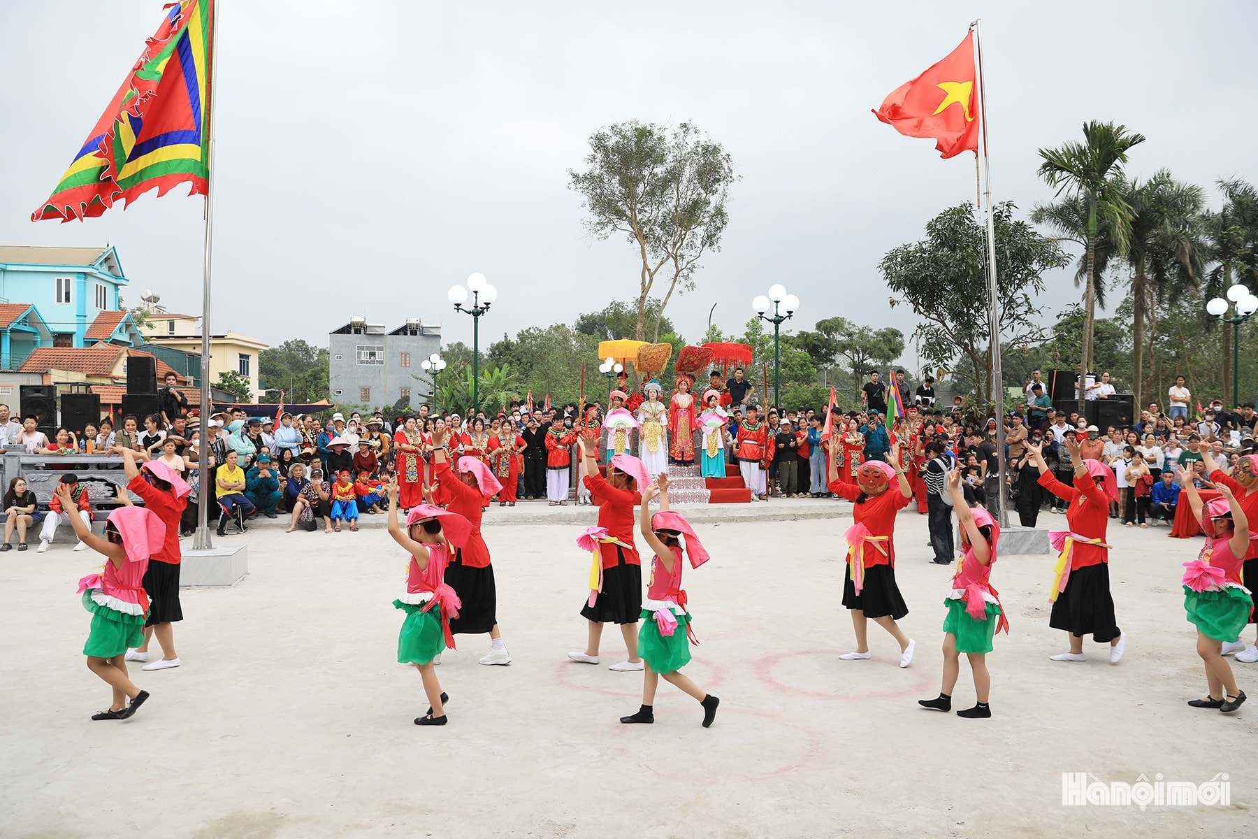 W_le-hoi-ken-re-duong-yen-1.jpg